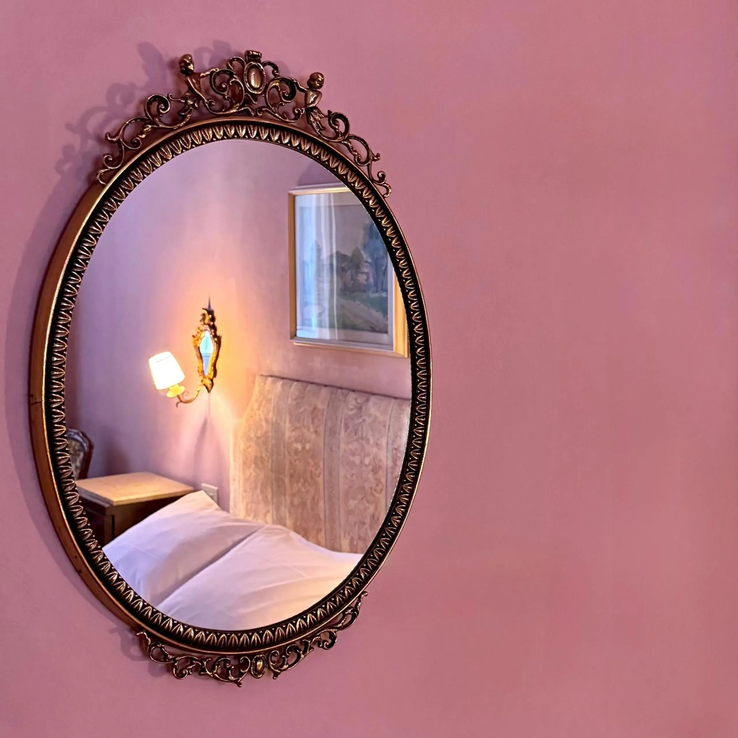 Decorative detail, Bed in Hotel Cestelli