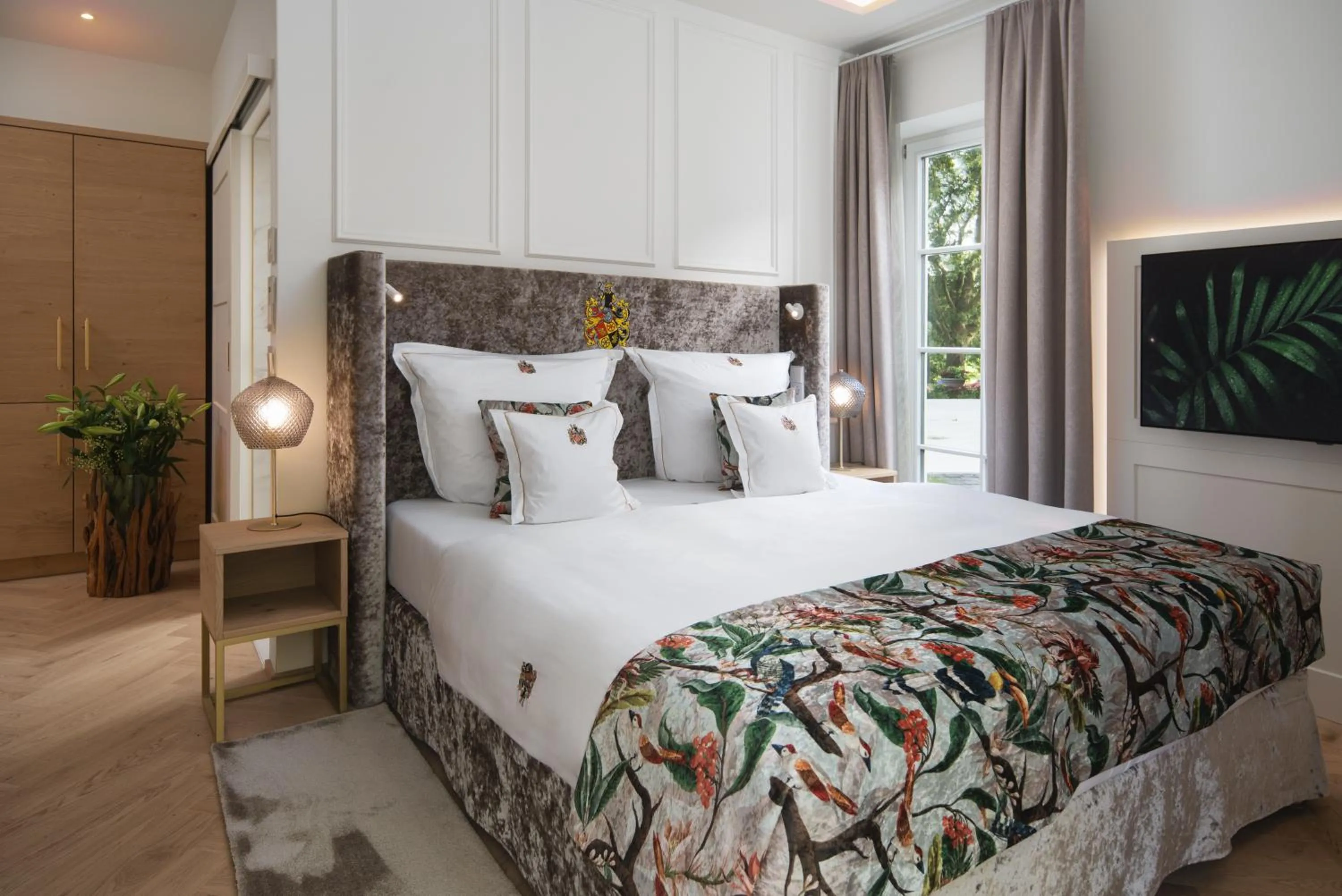 Photo of the whole room, Bed in SCHLOSSRESIDENZ - Boutique Apartments & Hotel Suiten