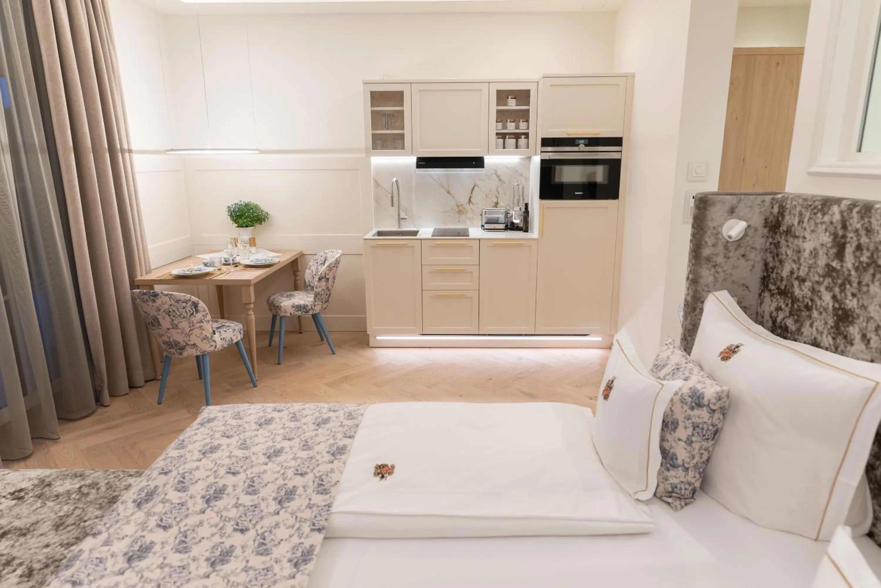 Bed in SCHLOSSRESIDENZ - Boutique Apartments & Hotel Suiten