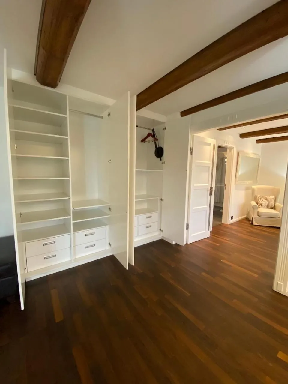 wardrobe, Bed in SCHLOSSRESIDENZ - Boutique Apartments & Hotel Suiten
