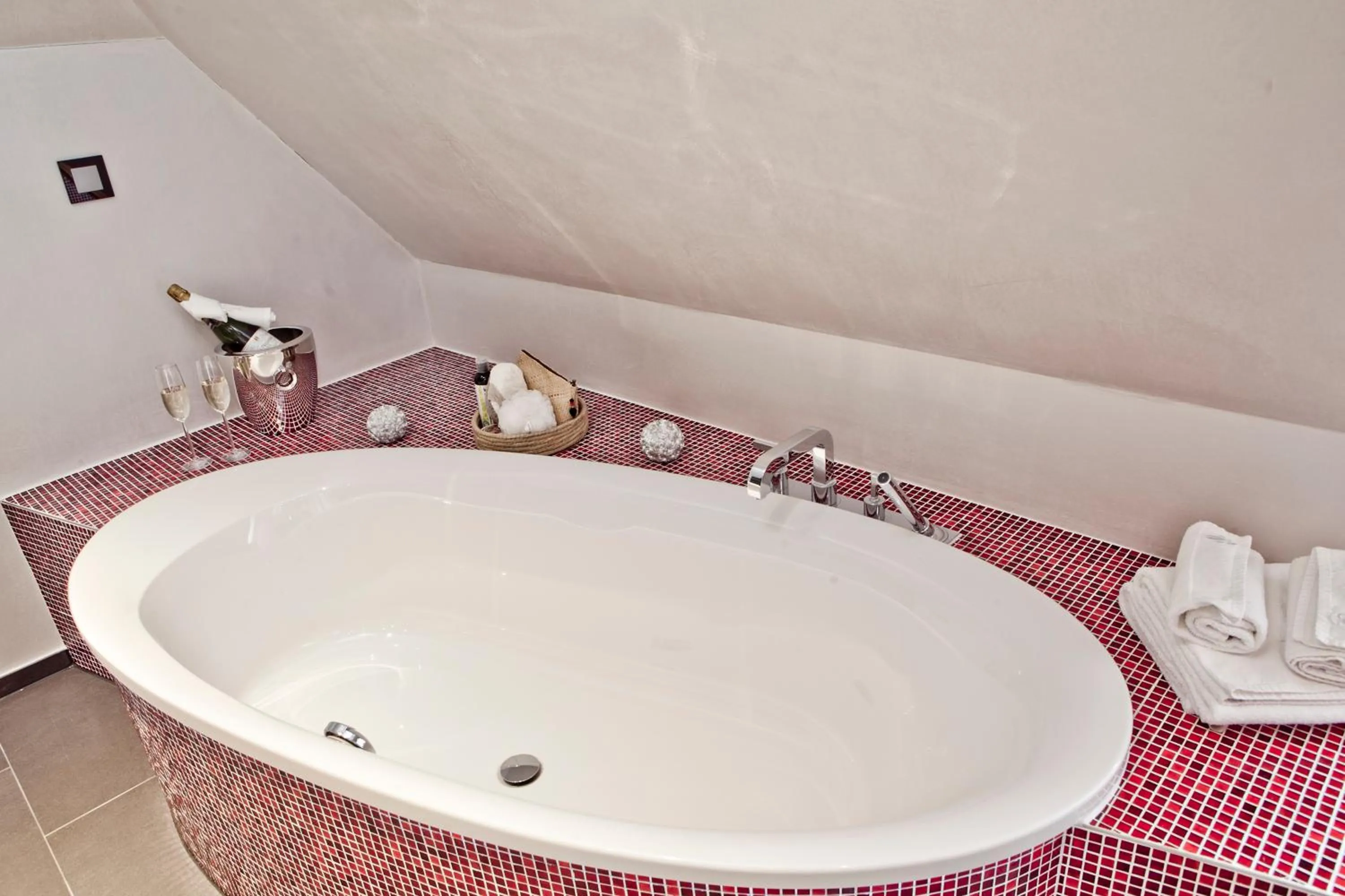 Bath in SCHLOSSRESIDENZ - Boutique Apartments & Hotel Suiten