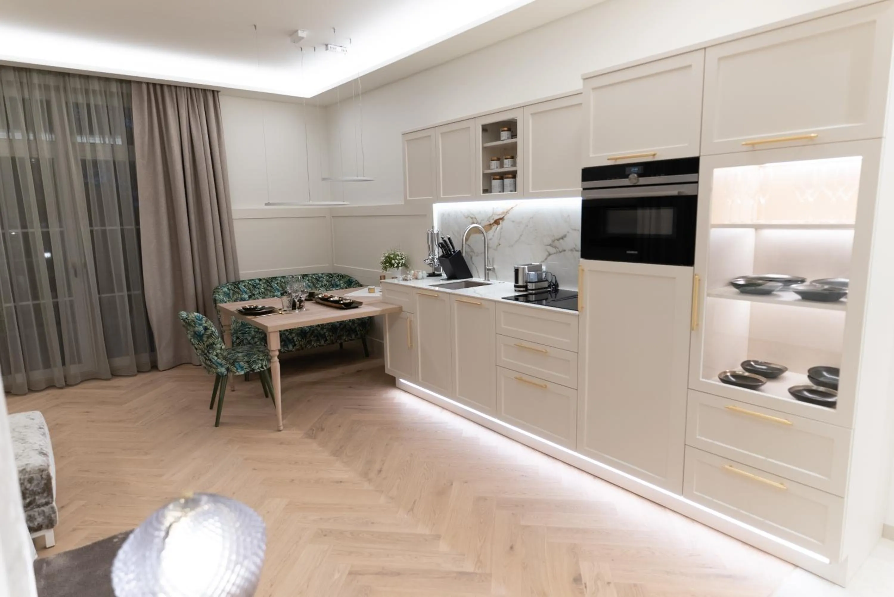 Kitchen or kitchenette in SCHLOSSRESIDENZ - Boutique Apartments & Hotel Suiten