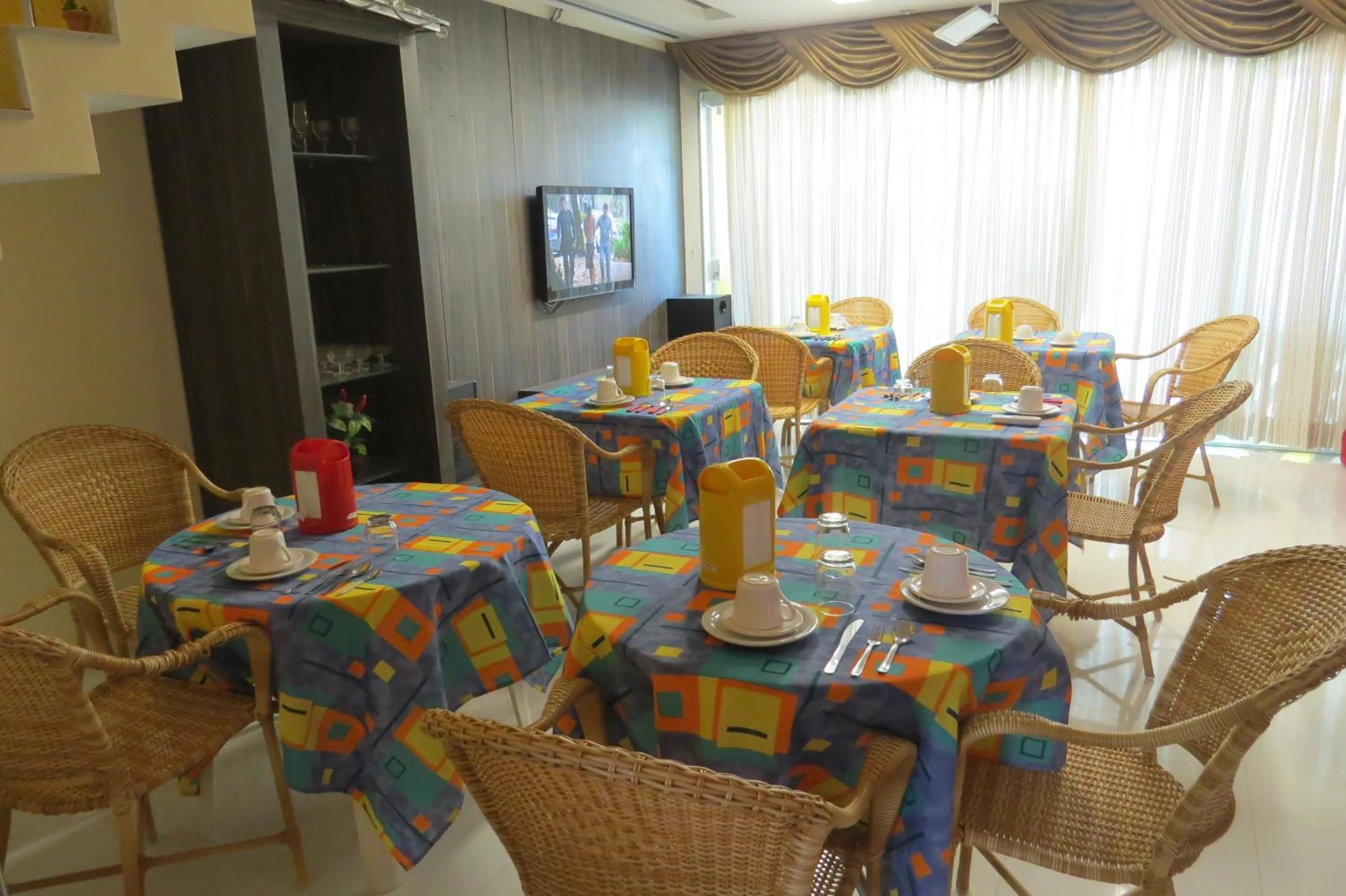 Restaurant/places to eat in MDJ Suítes