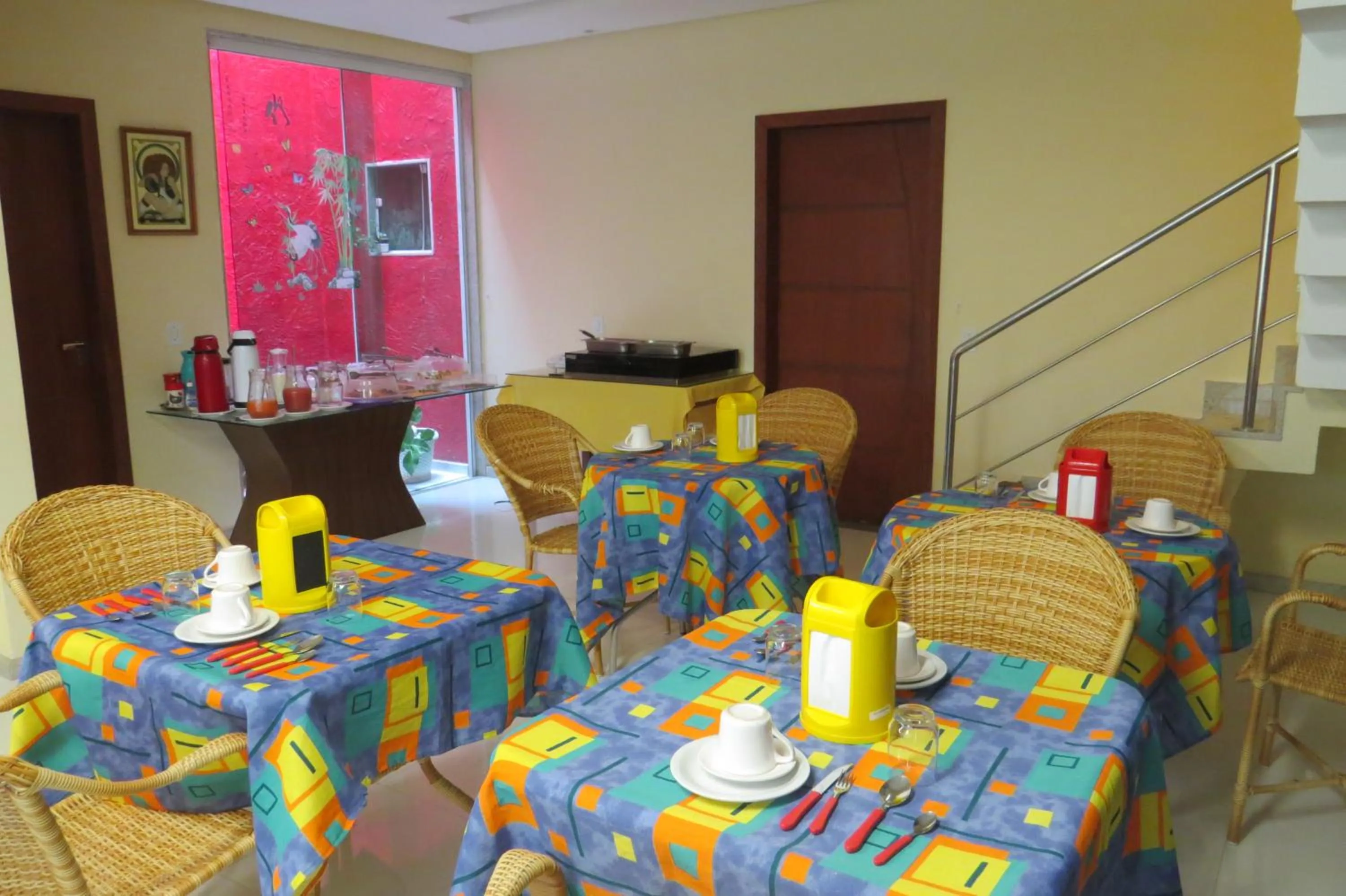 Restaurant/places to eat in MDJ Suítes