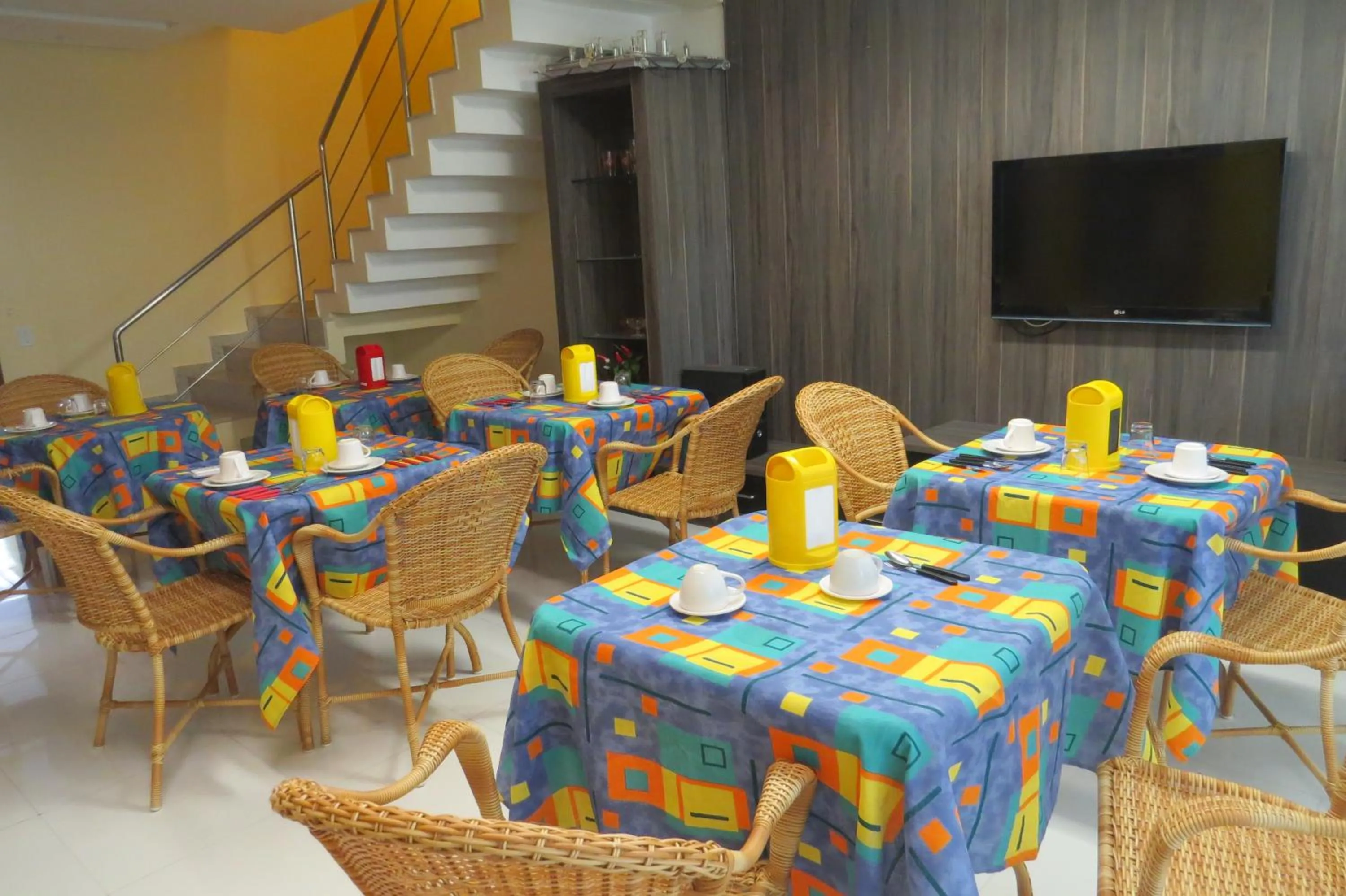 Restaurant/places to eat in MDJ Suítes