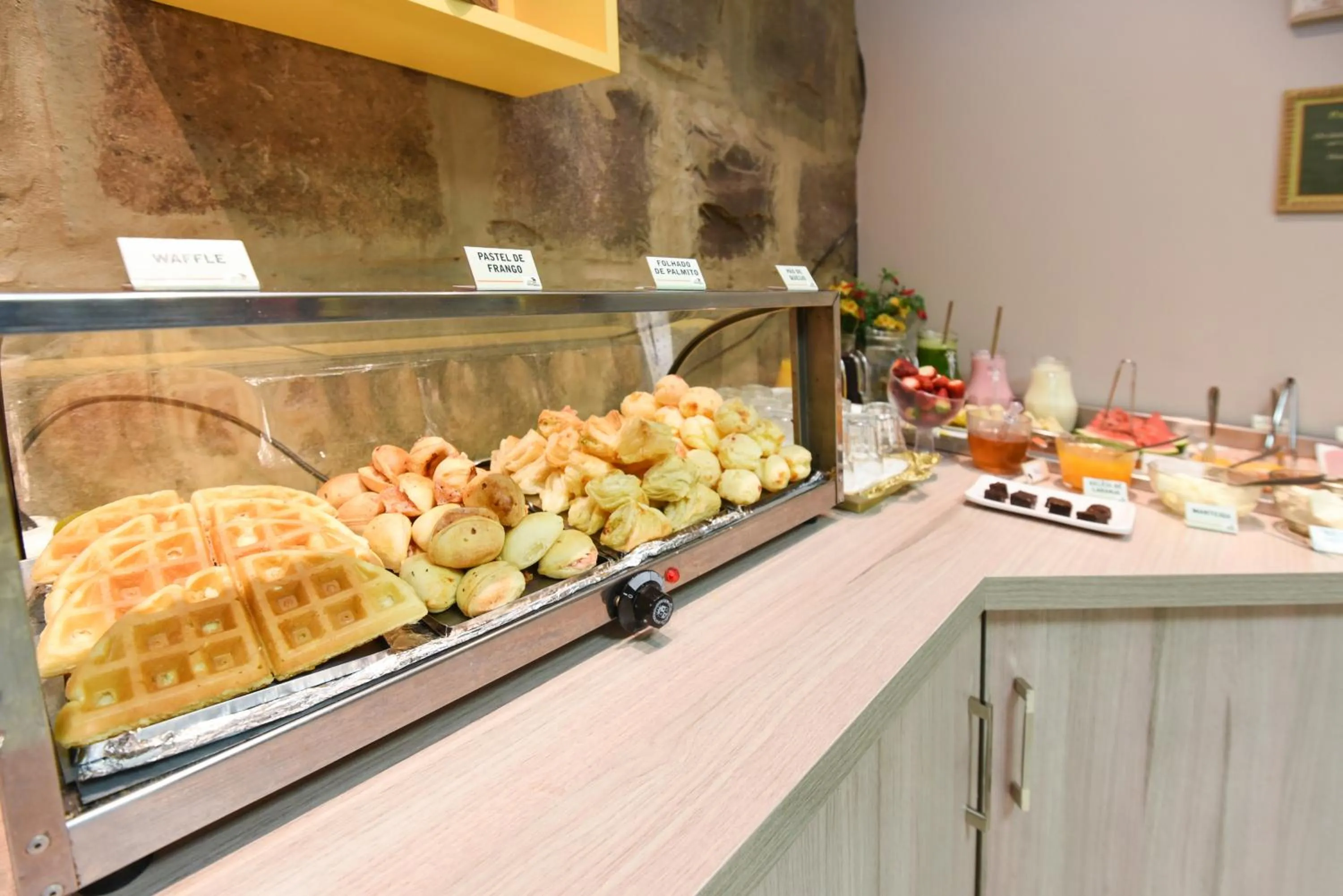 Breakfast in Pousada Três Pinheiros