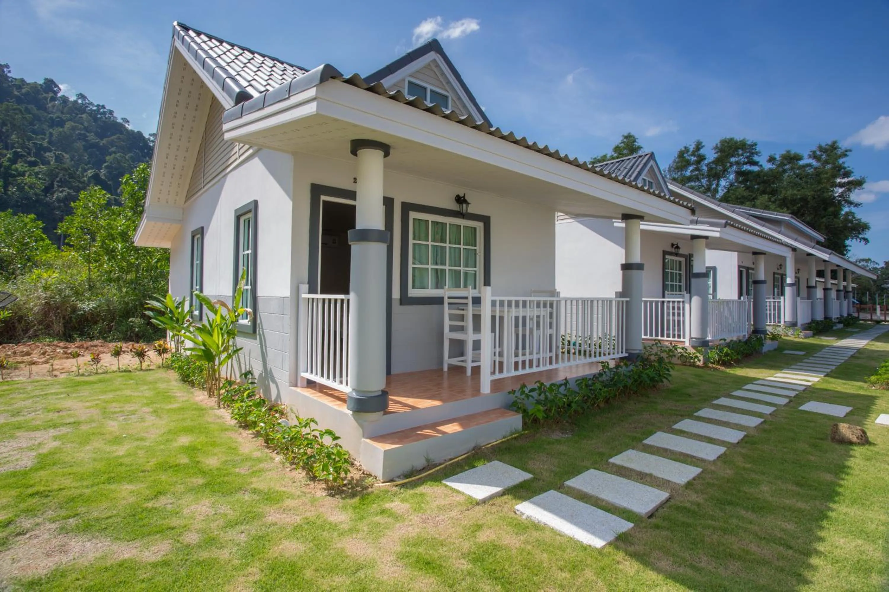 Day in Suksompong Resort