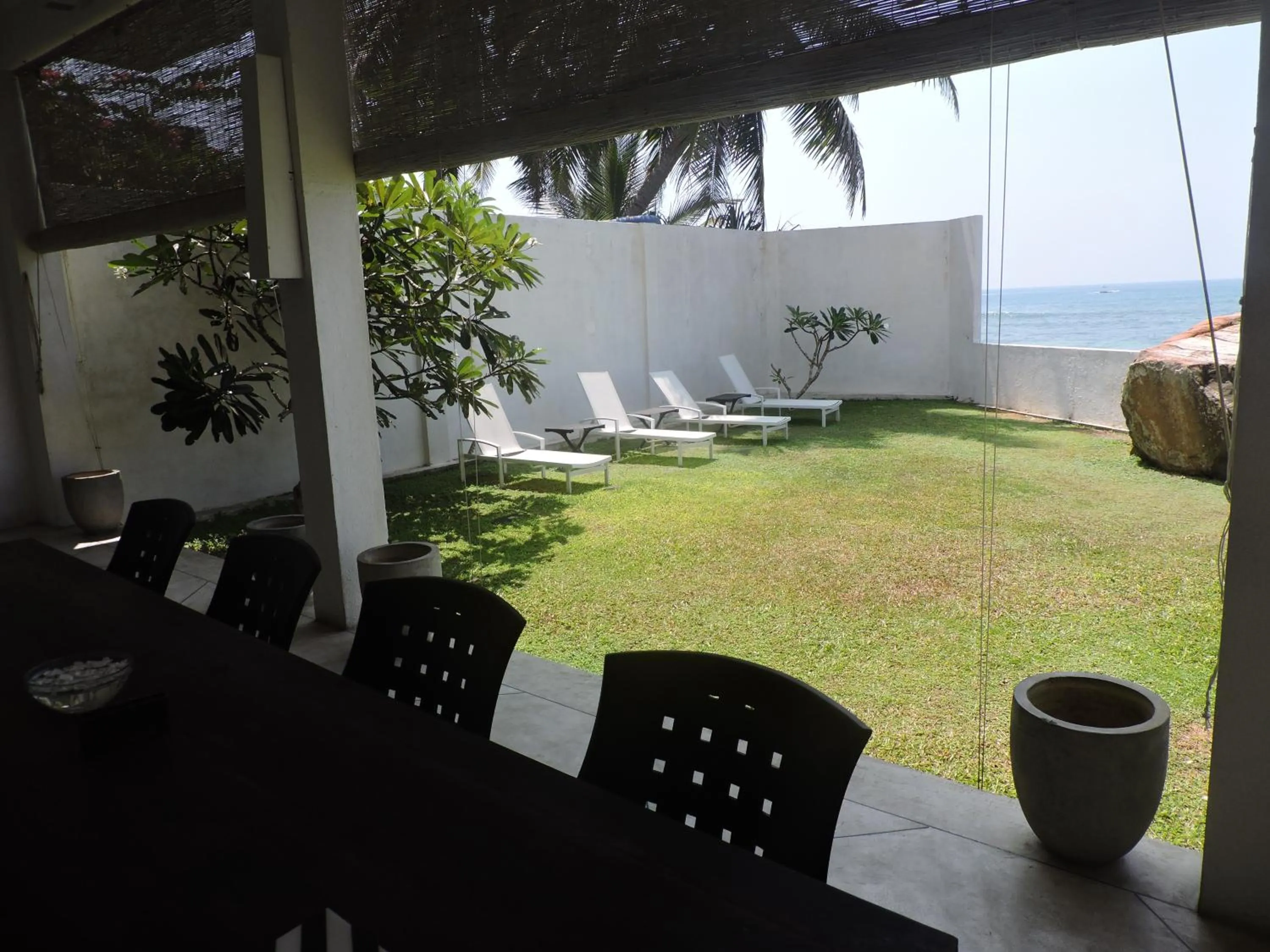 Patio in Galle Henna Beach House