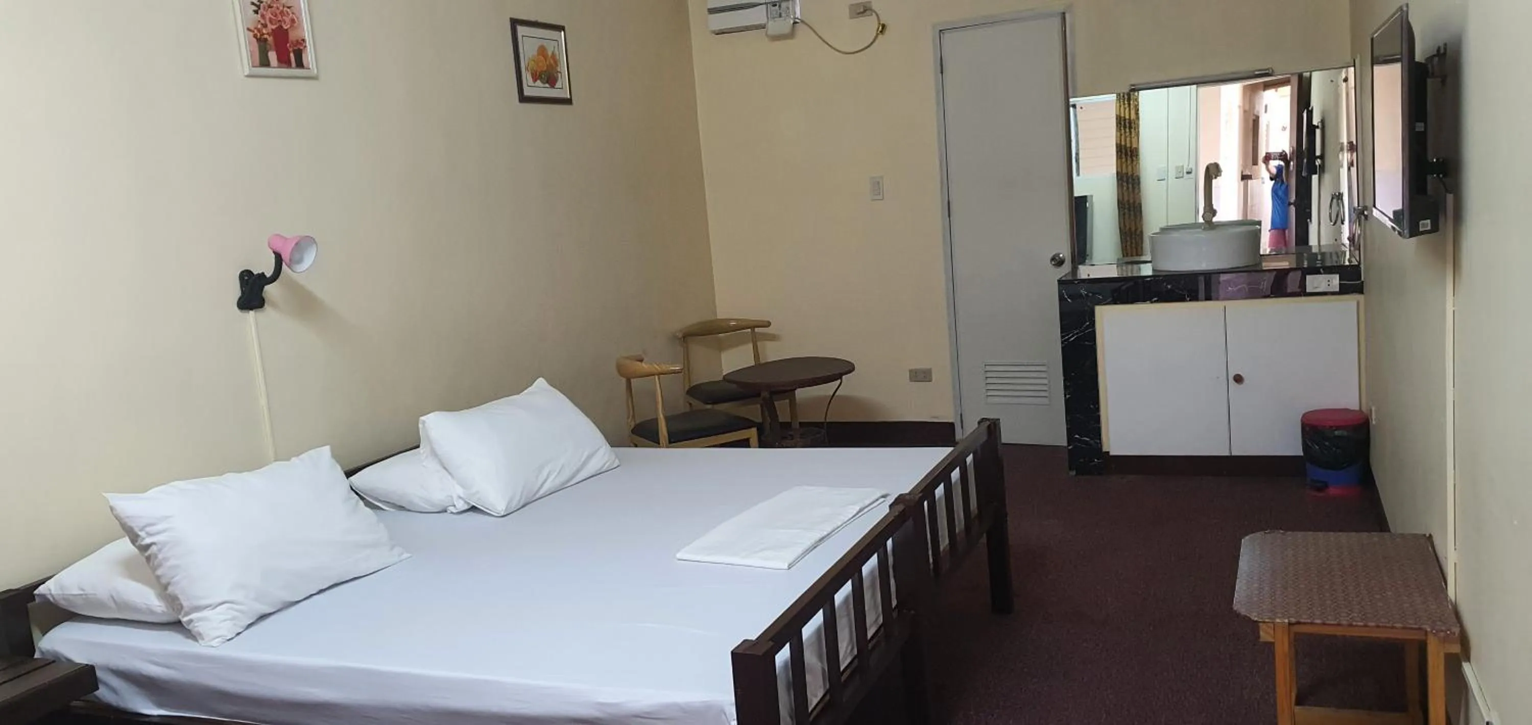 Bed in Cool Martin Family Hotel and Resort