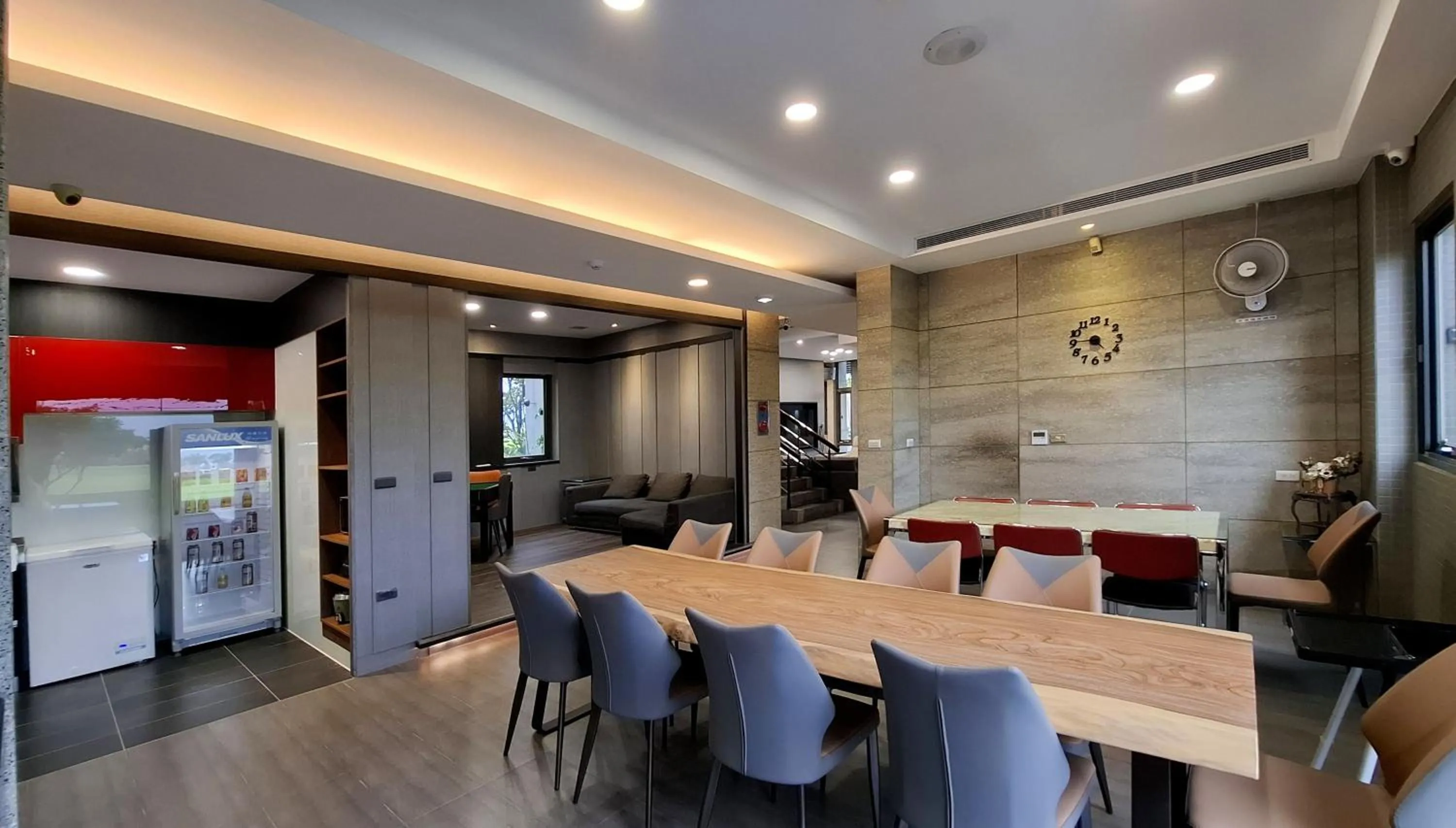 Restaurant/places to eat in The Designer's House