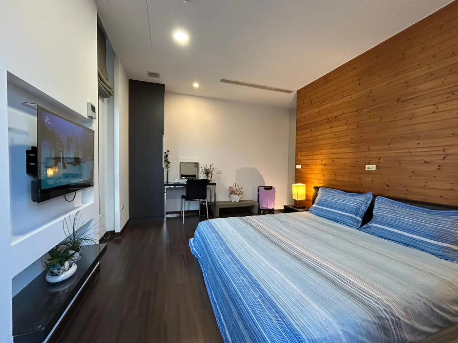 Bedroom, Bed in The Designer's House