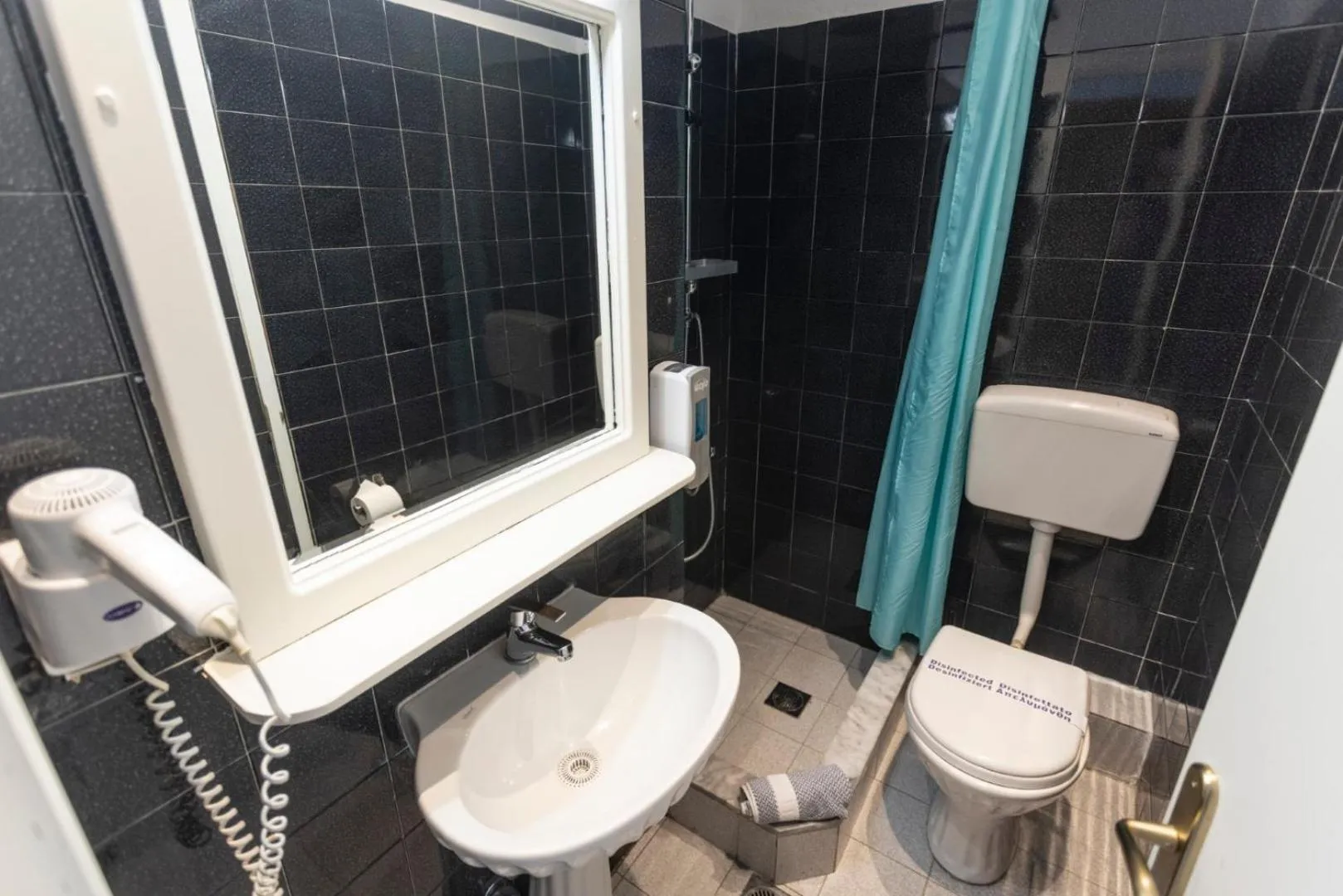 Shower in Hotel Magdalena