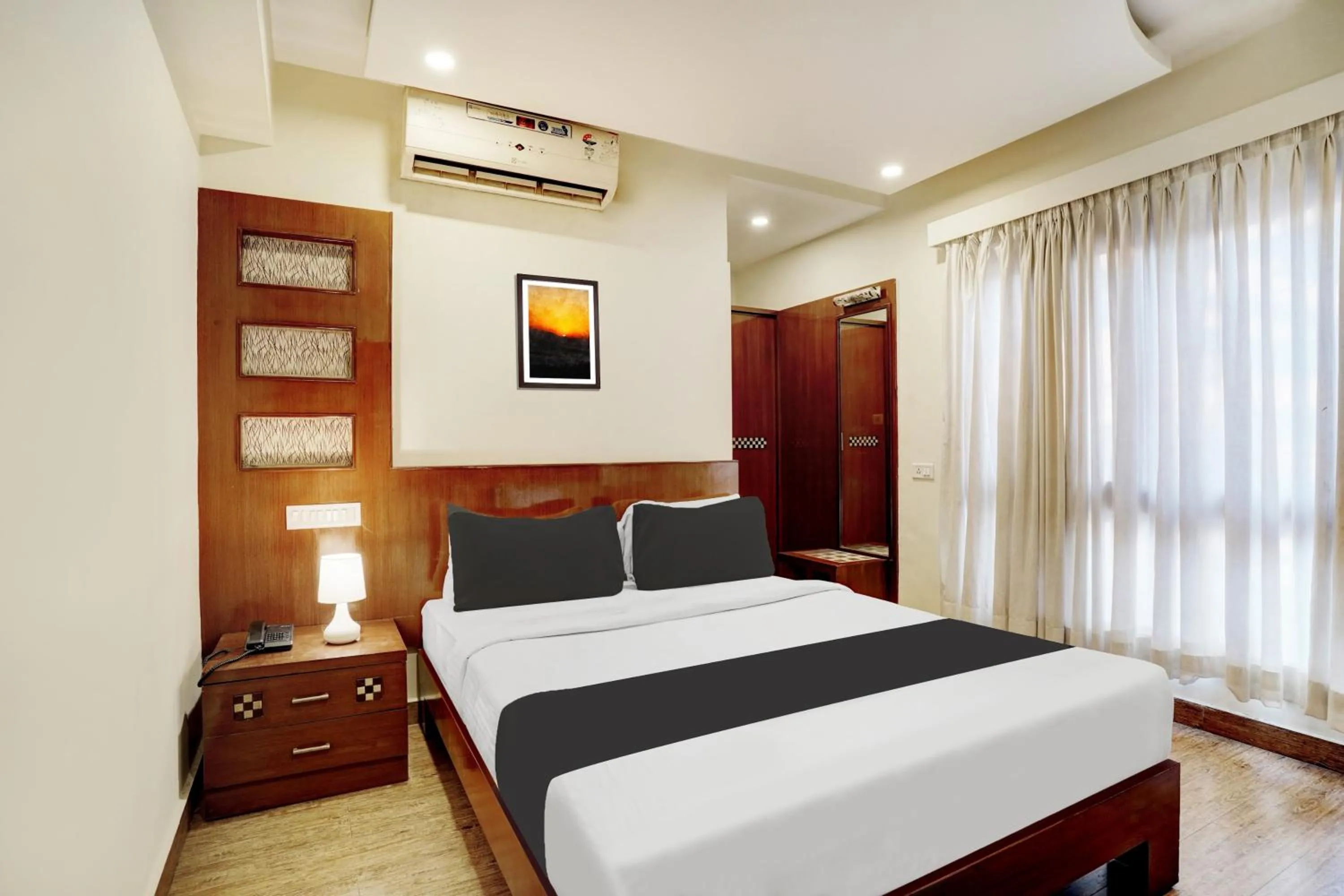 Bedroom, Bed in Super Townhouse Koramangala