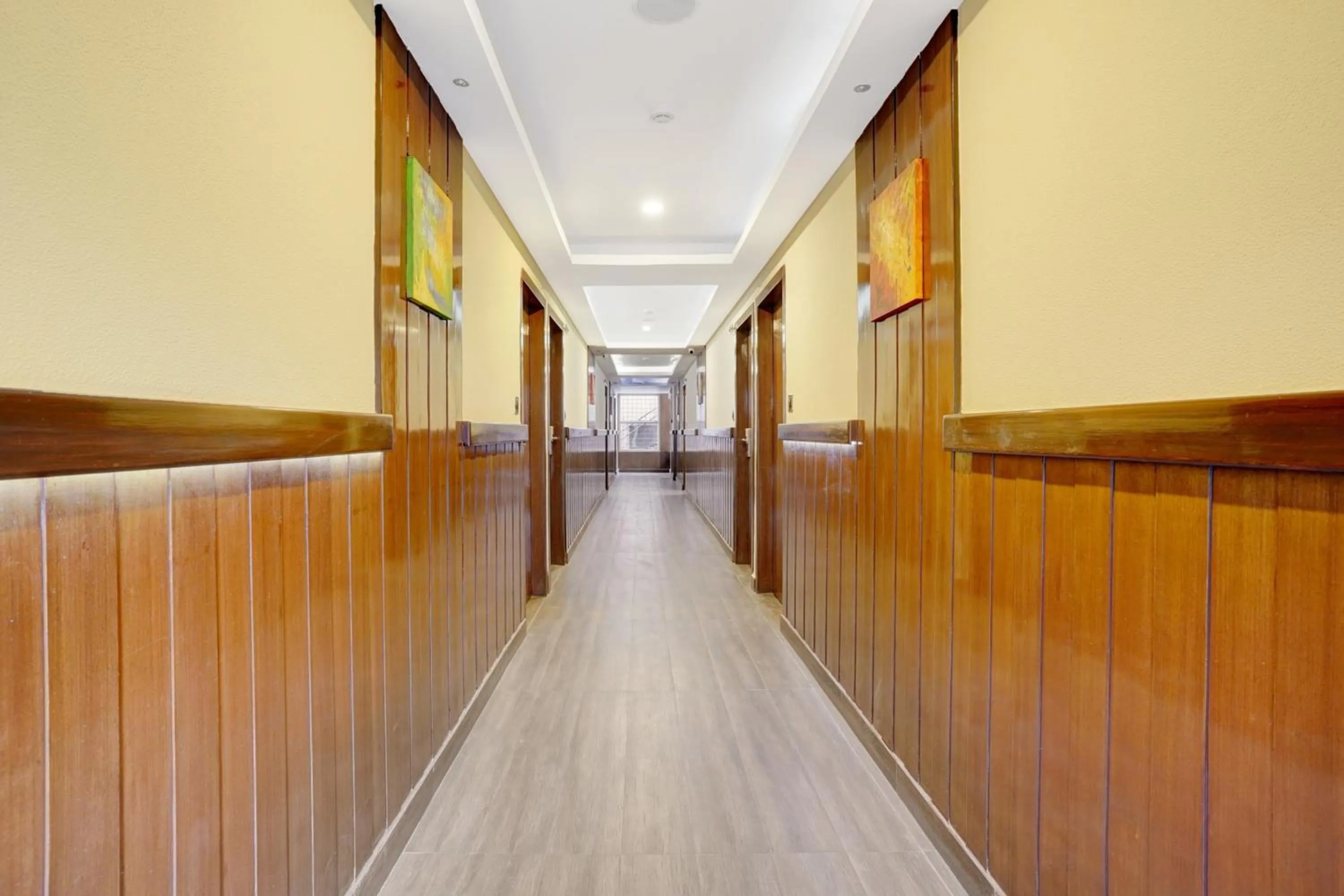 Lobby or reception in Super Townhouse Koramangala