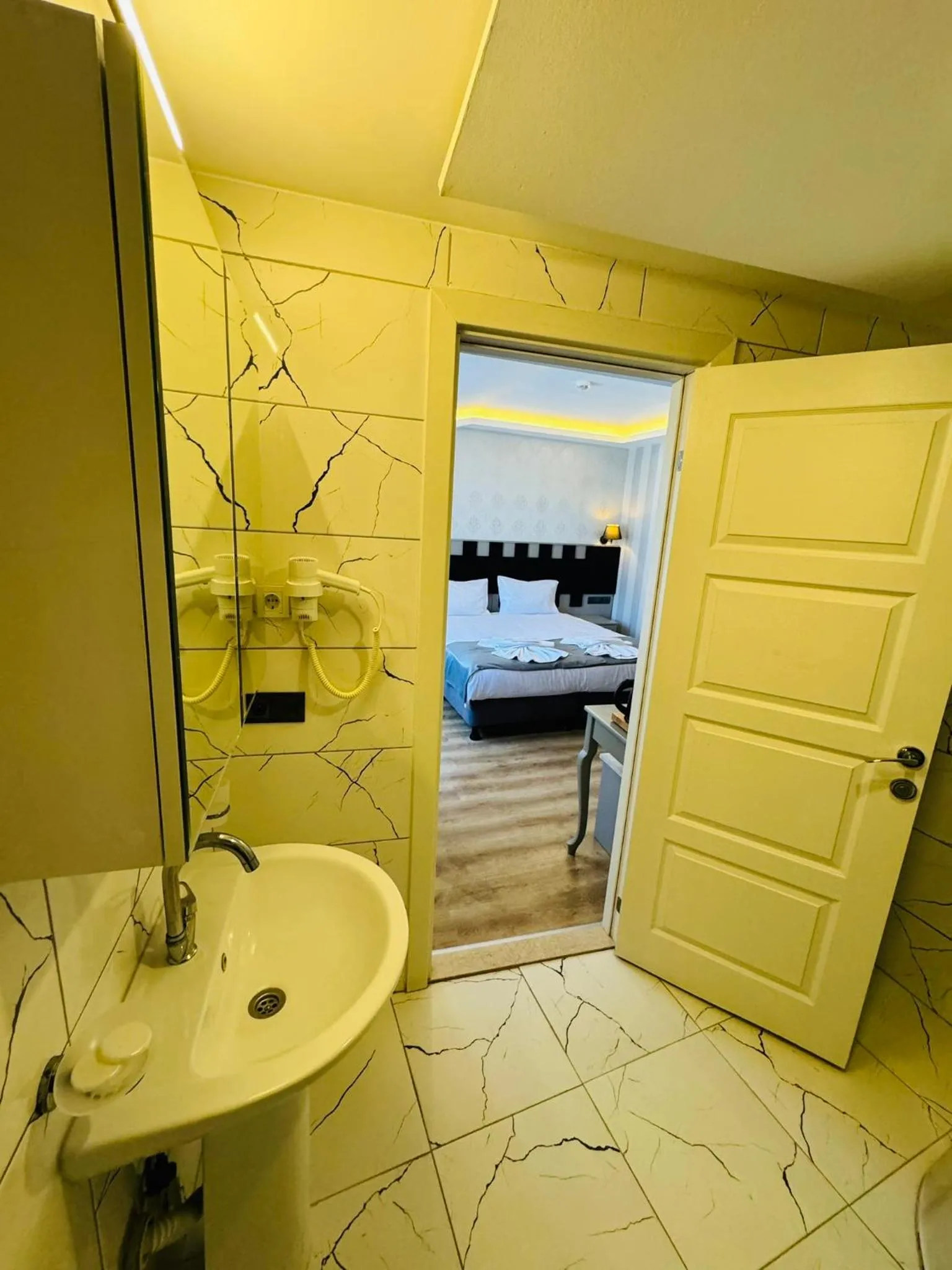 Toilet in Old City Viva Hotel