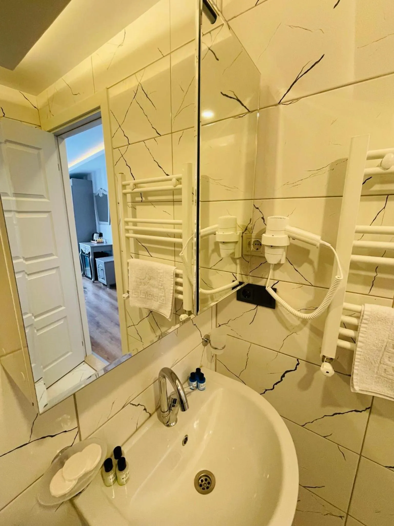 Bathroom in Old City Viva Hotel