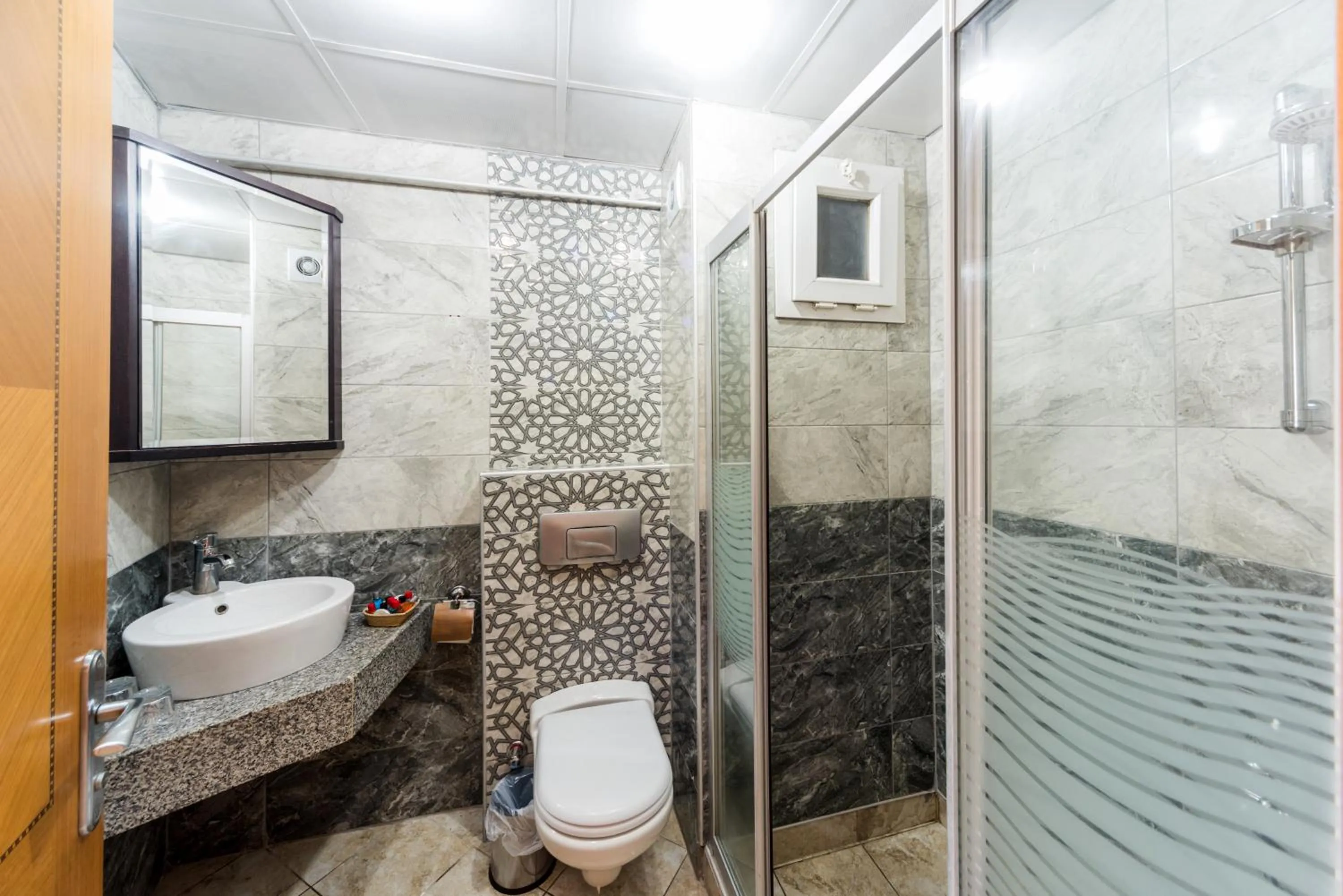 Shower in Old City Viva Hotel