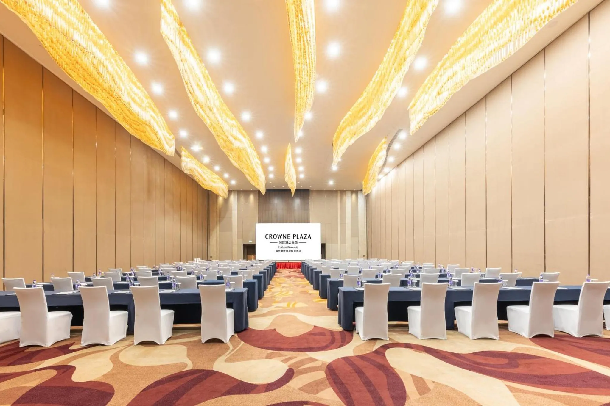 Meeting/conference room in Crowne Plaza Fuzhou Riverside by IHG