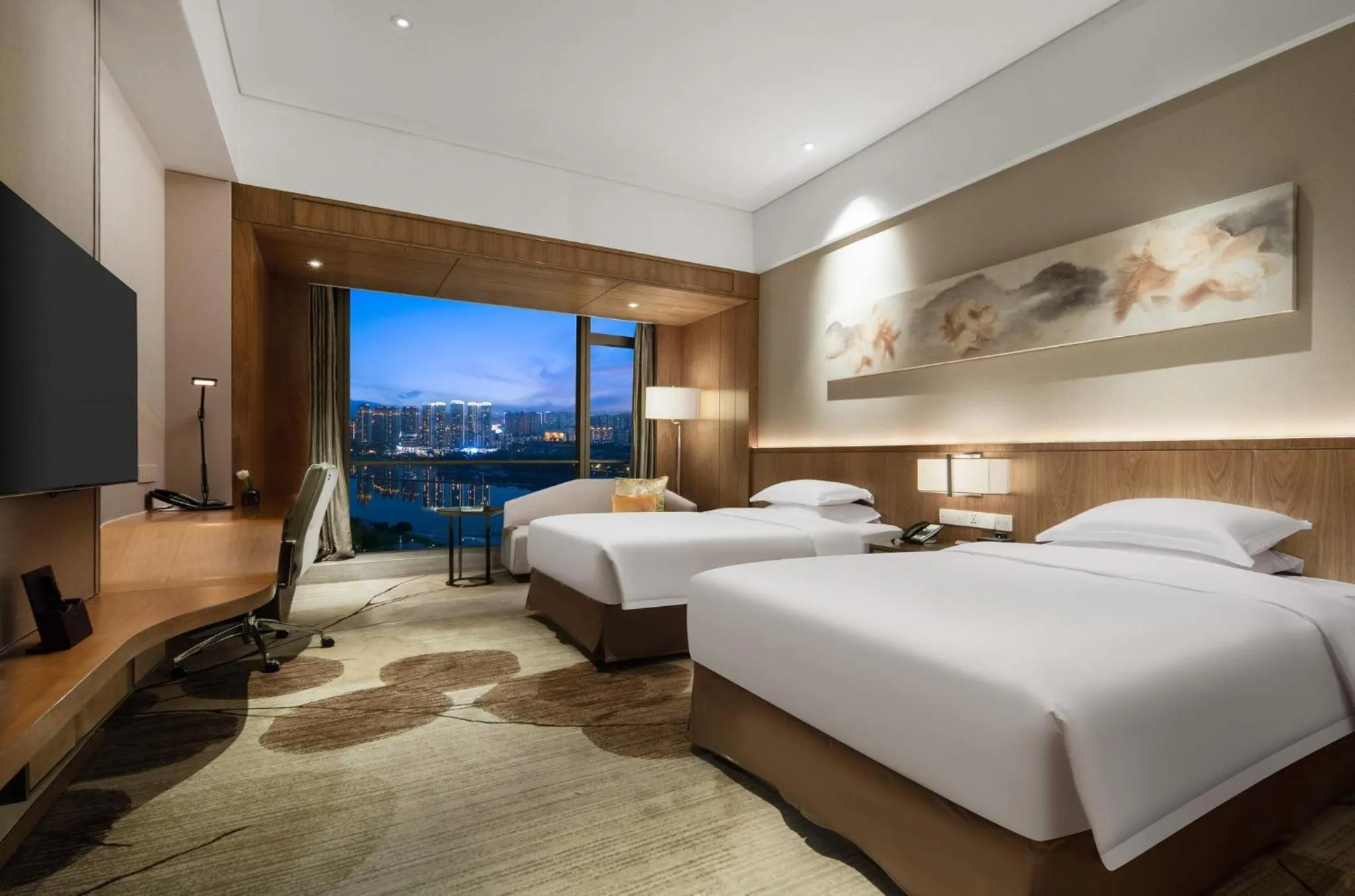 Photo of the whole room, Bed in Crowne Plaza Fuzhou Riverside by IHG