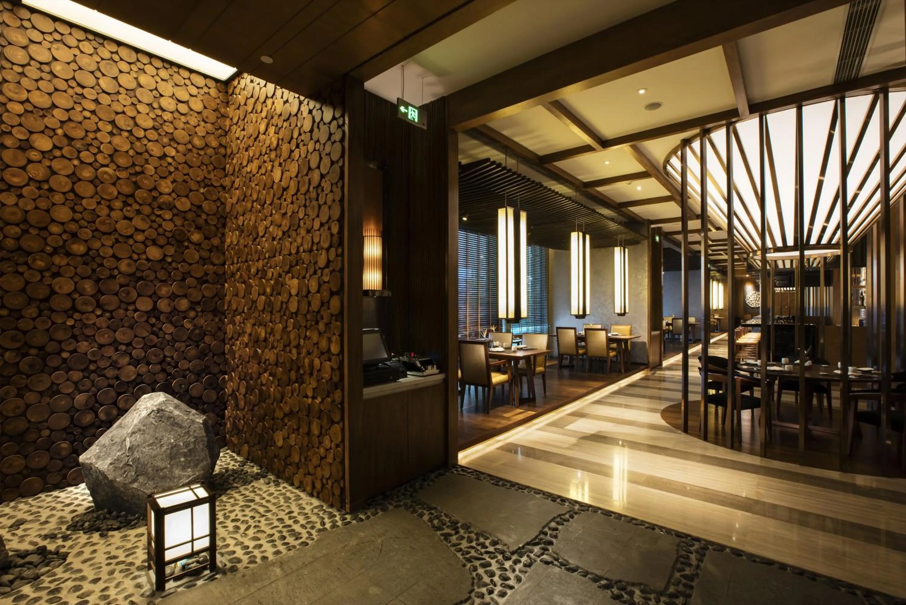 Restaurant/places to eat in Crowne Plaza Fuzhou Riverside by IHG