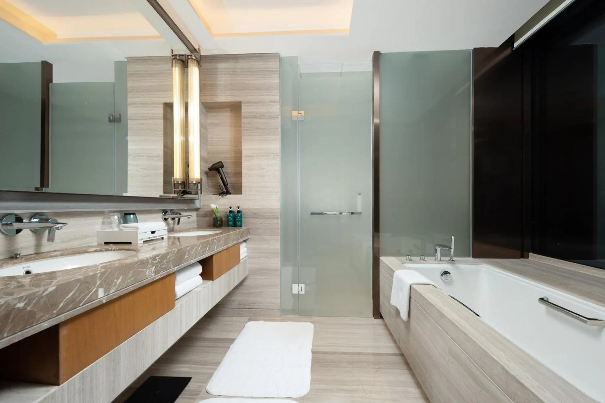 Photo of the whole room in Crowne Plaza Fuzhou Riverside by IHG