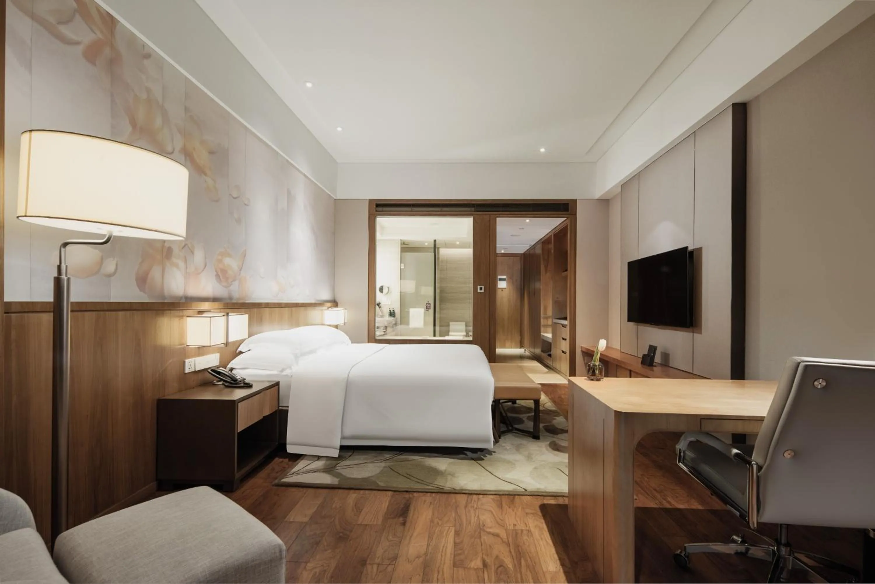 Photo of the whole room, Bed in Crowne Plaza Fuzhou Riverside by IHG