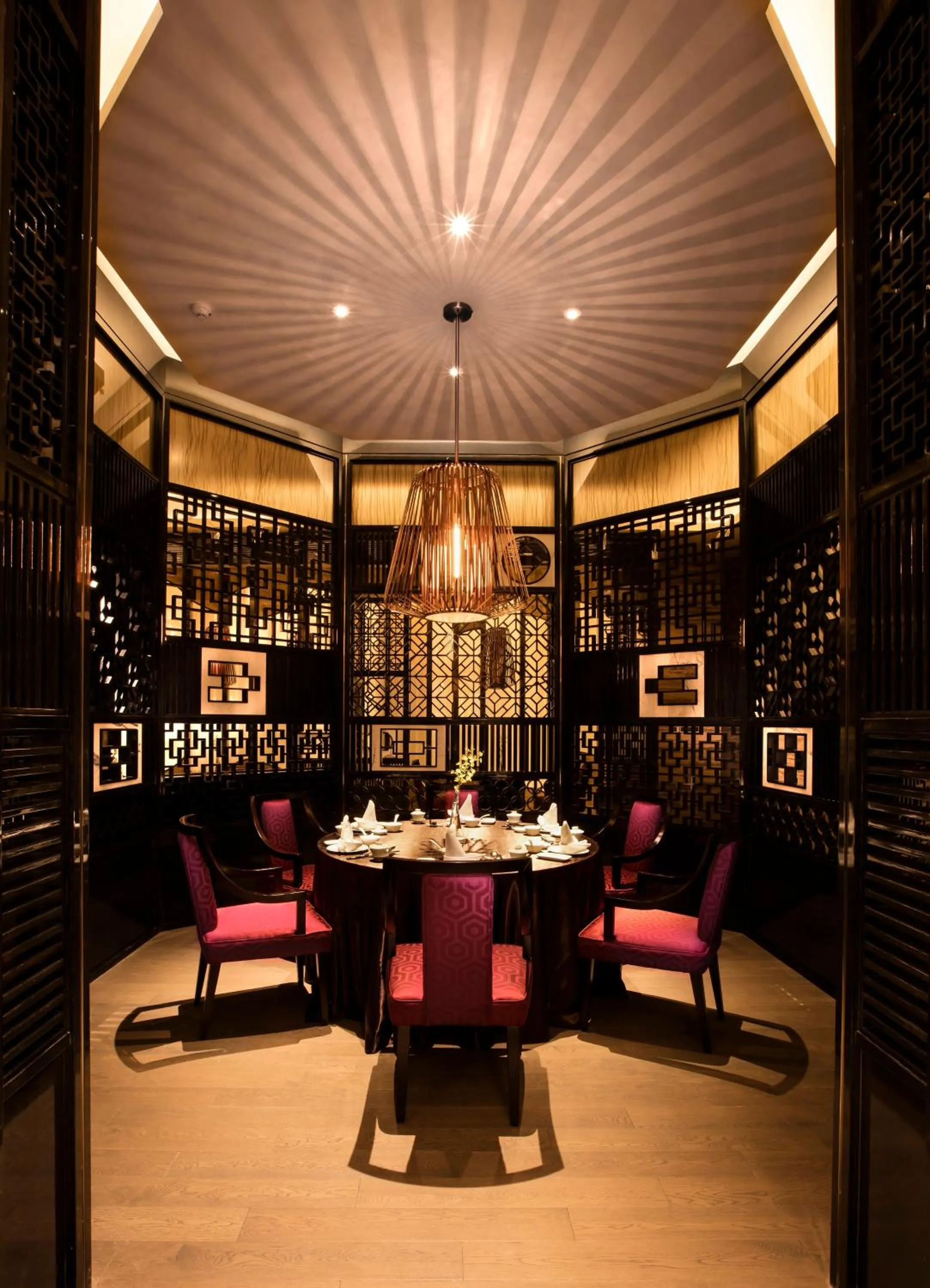 Restaurant/places to eat in Crowne Plaza Fuzhou Riverside by IHG