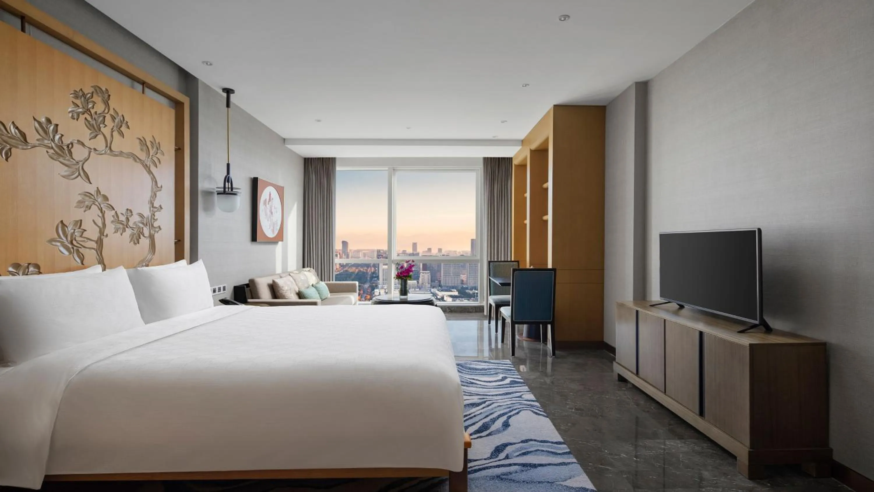 Photo of the whole room, Bed in InterContinental Haikou Seaview by IHG