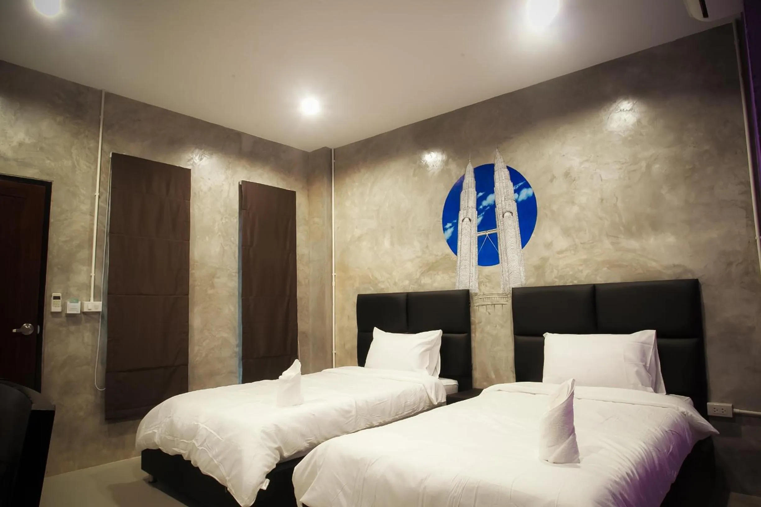 Photo of the whole room, Bed in B-Cozy Hotel