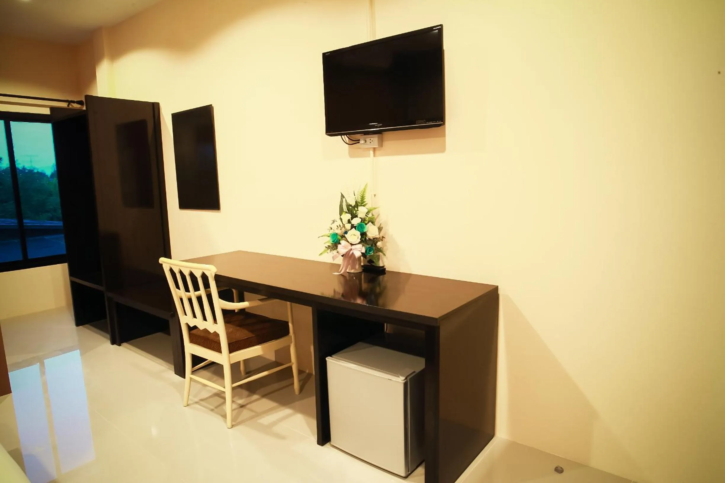 Photo of the whole room in B-Cozy Hotel