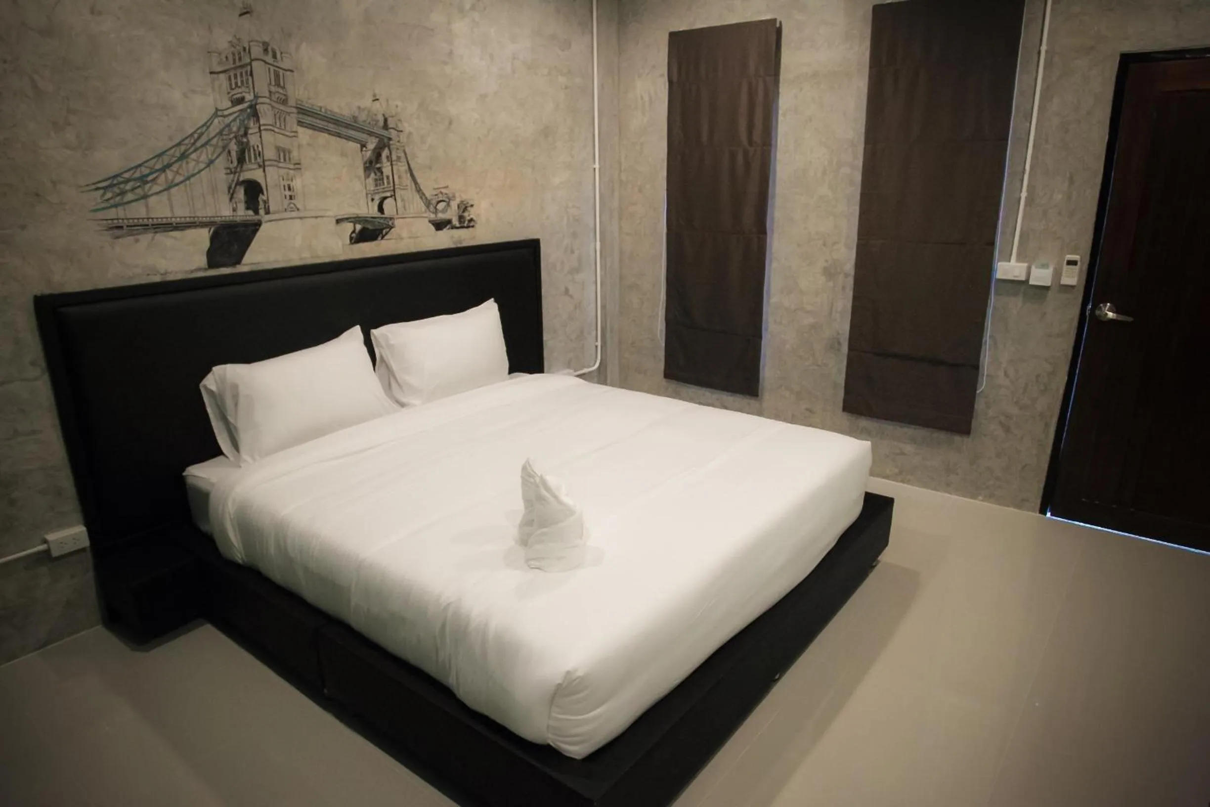 Photo of the whole room, Bed in B-Cozy Hotel