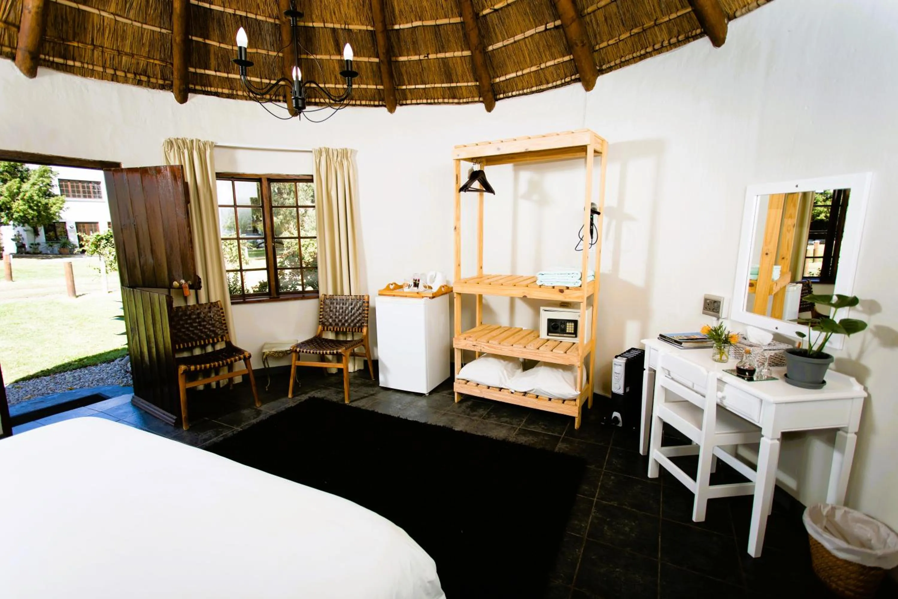 Bedroom, Bed in Bella Manga Country Escape