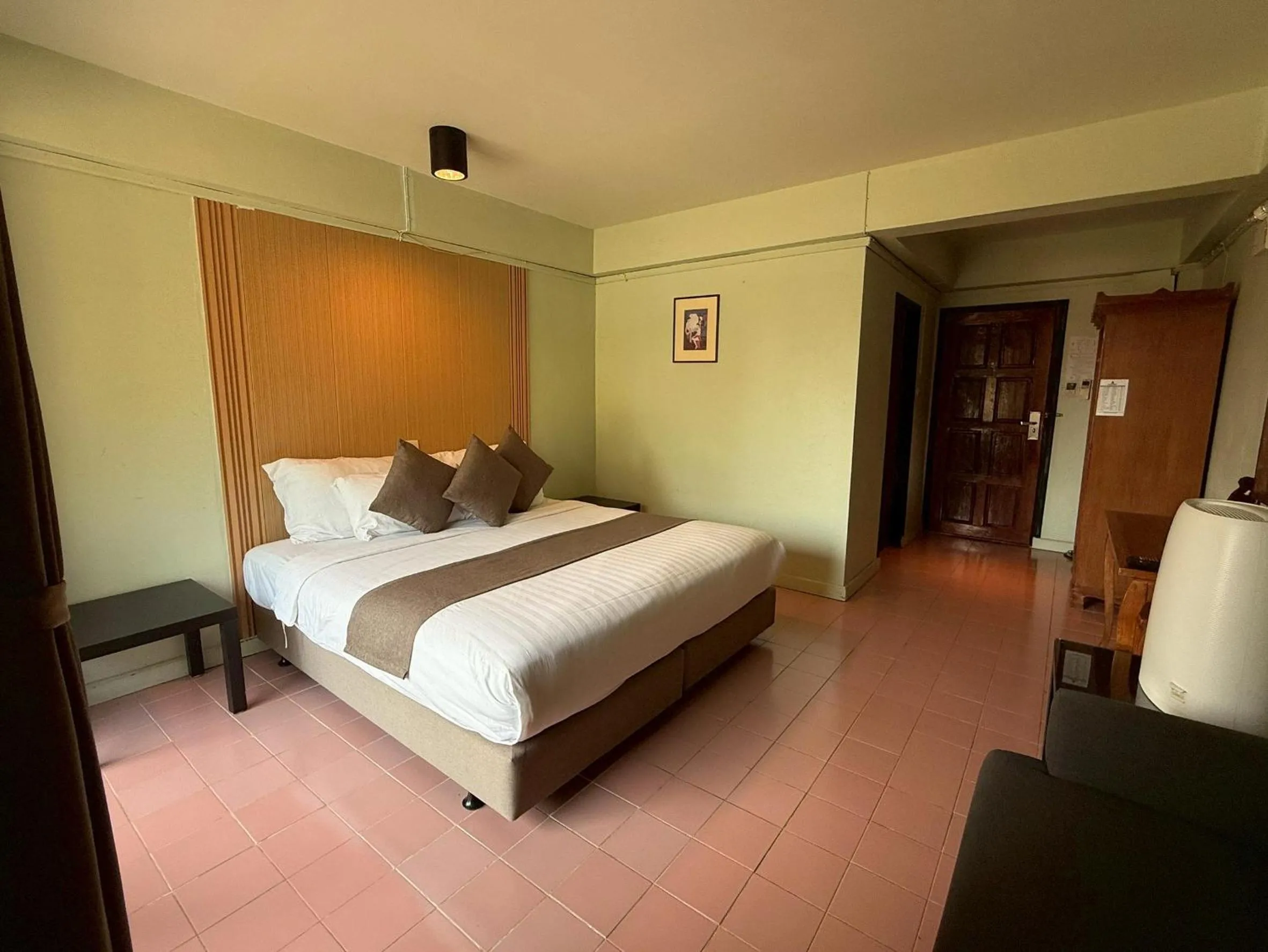 Photo of the whole room, Bed in A Hotel Budget