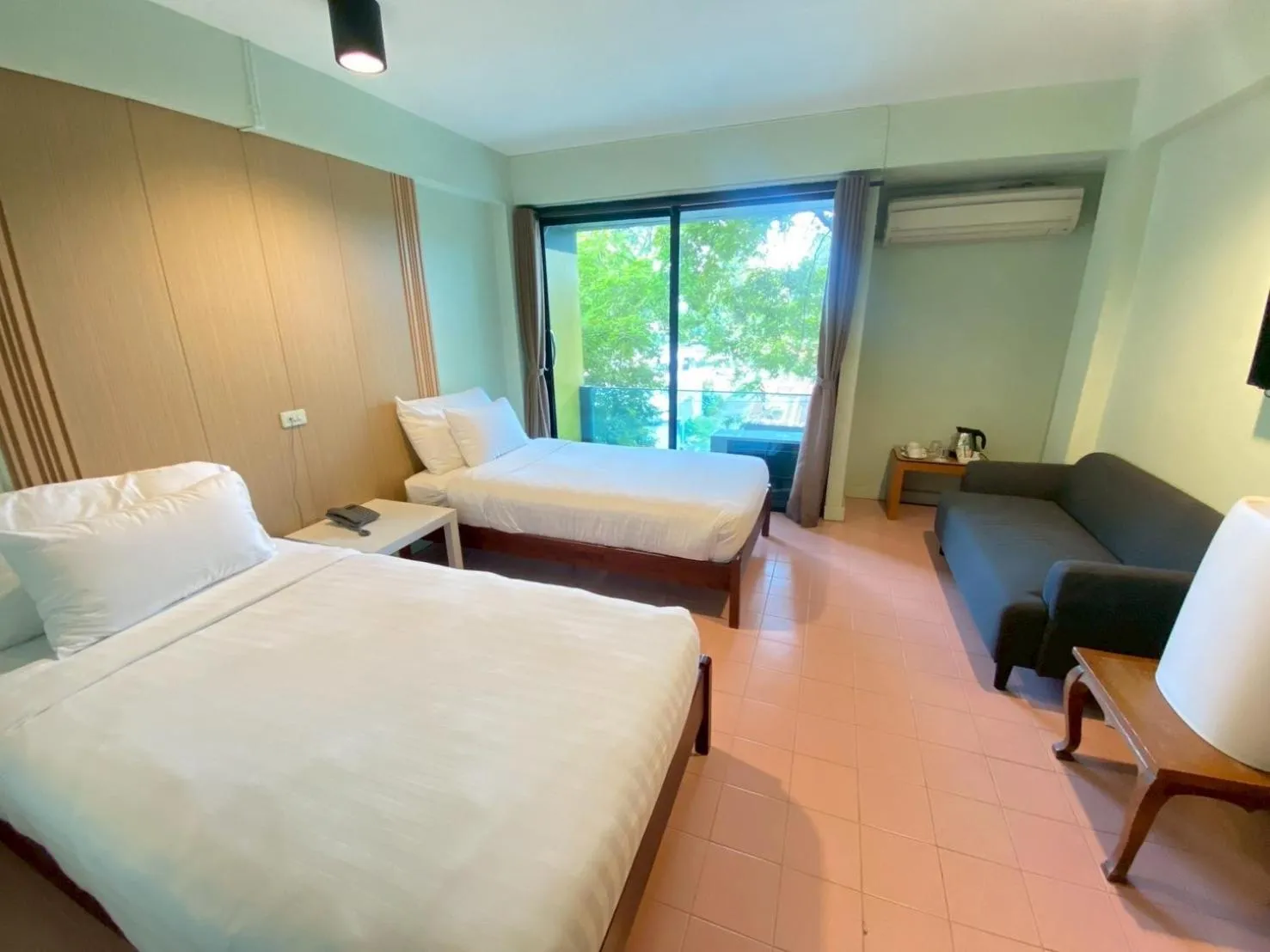 Bedroom, Bed in A Hotel Budget