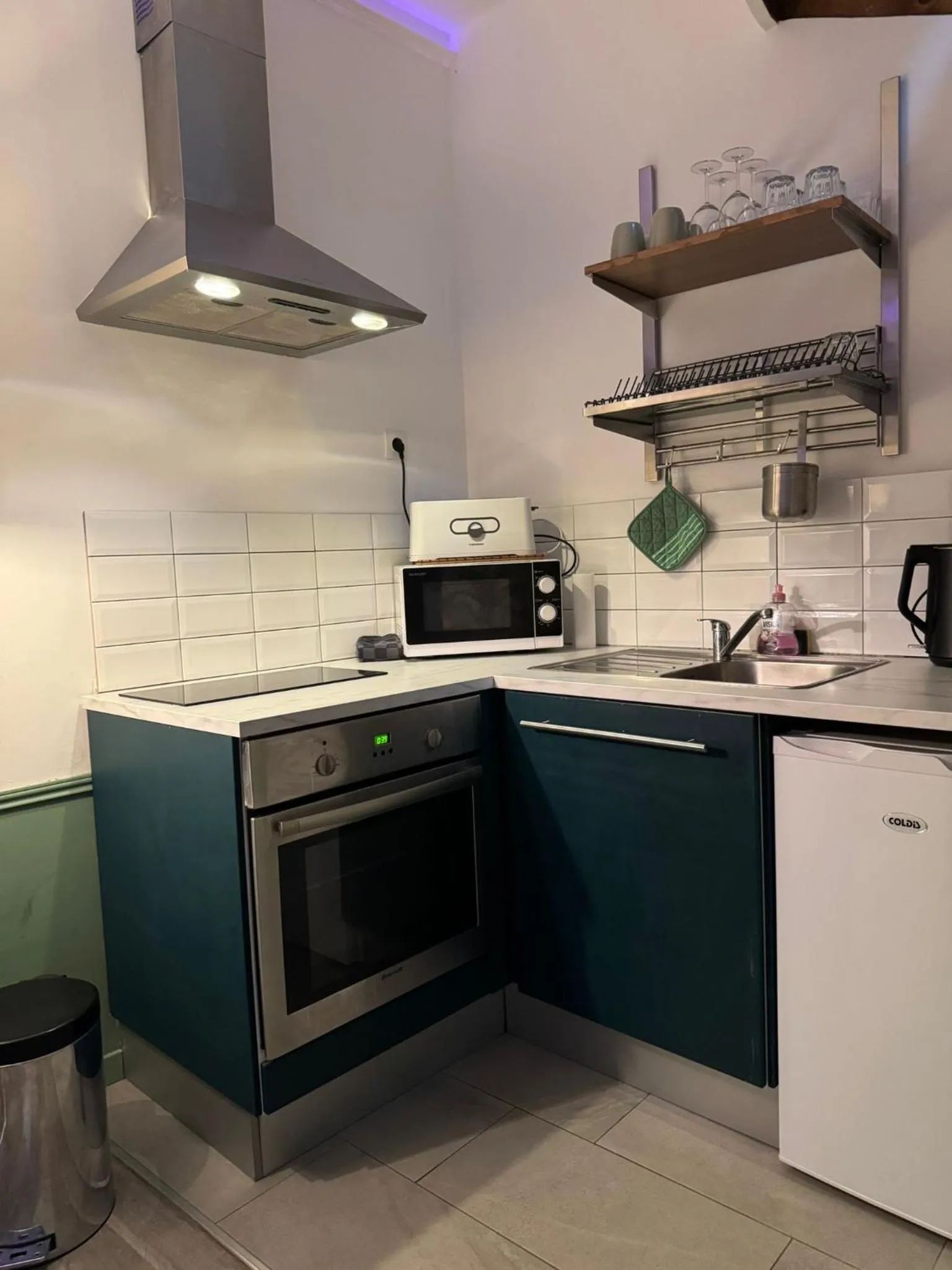 Kitchen or kitchenette in Les Pénates de Loire