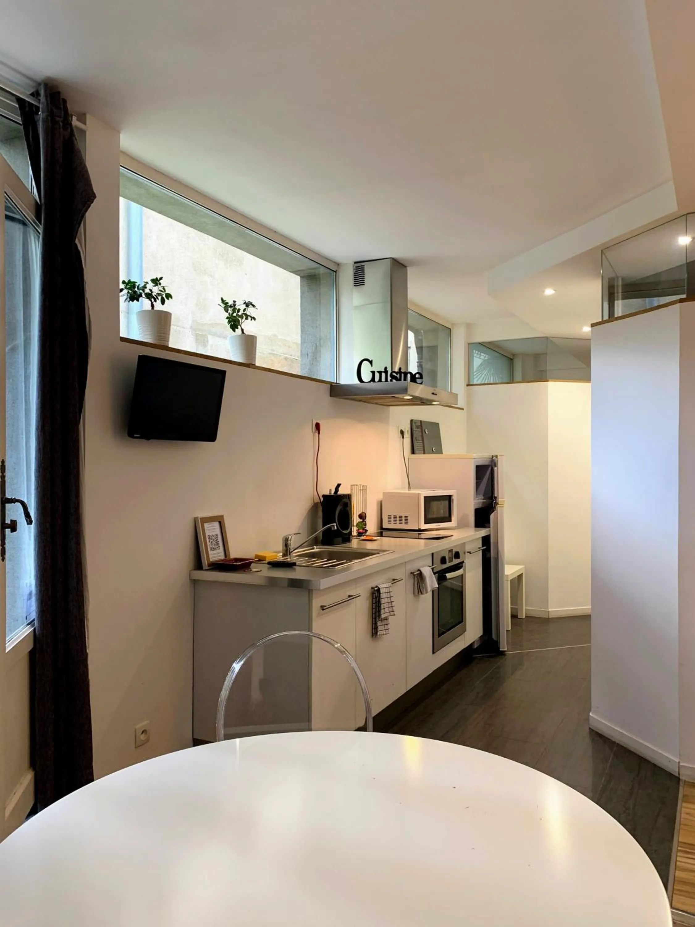 Kitchen or kitchenette in Les Pénates de Loire