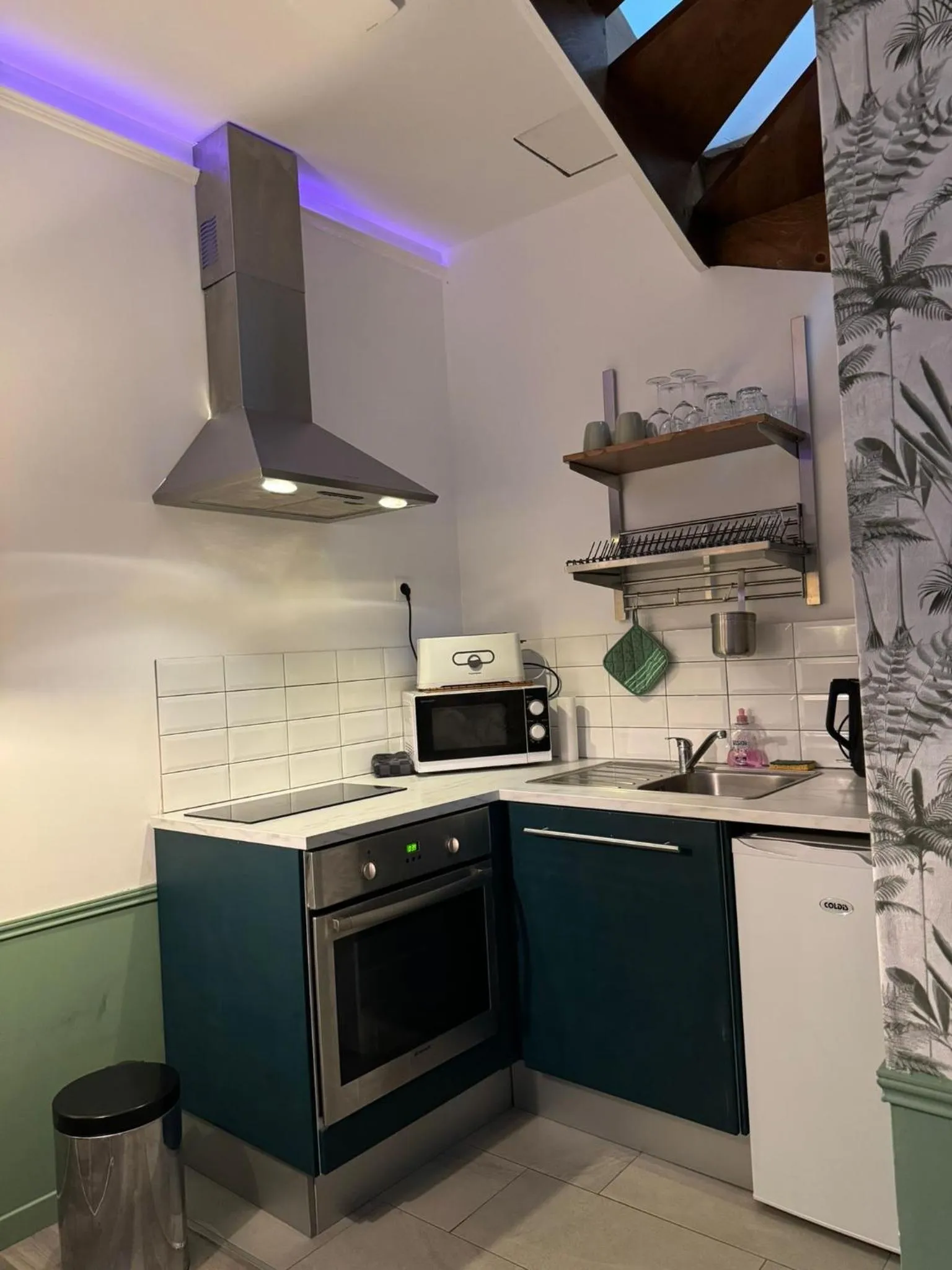 Kitchen or kitchenette in Les Pénates de Loire