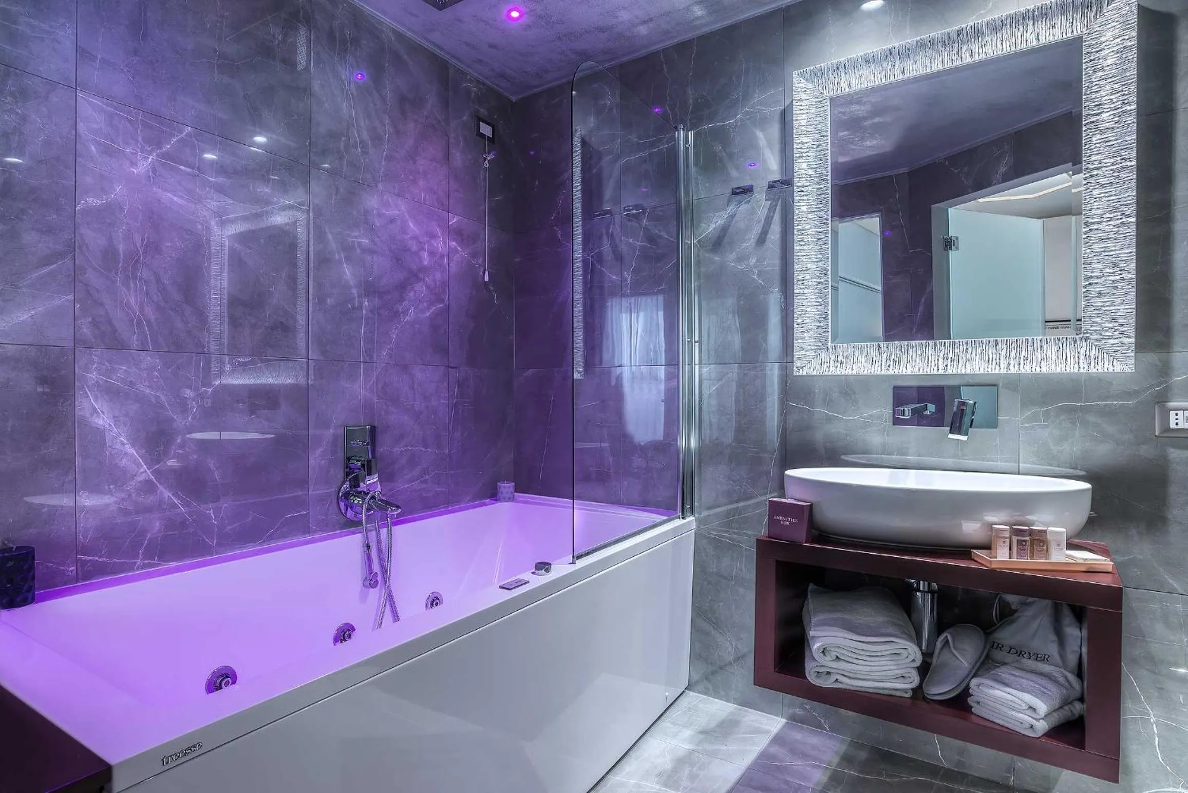 Bathroom in Colonna Suite Del Corso