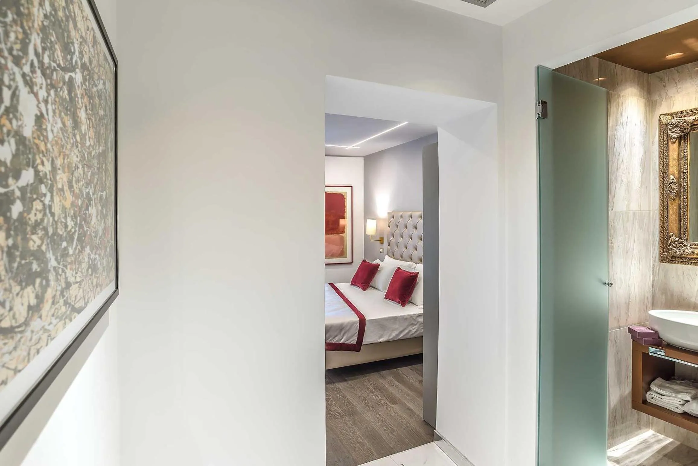 Decorative detail, Bed in Colonna Suite Del Corso