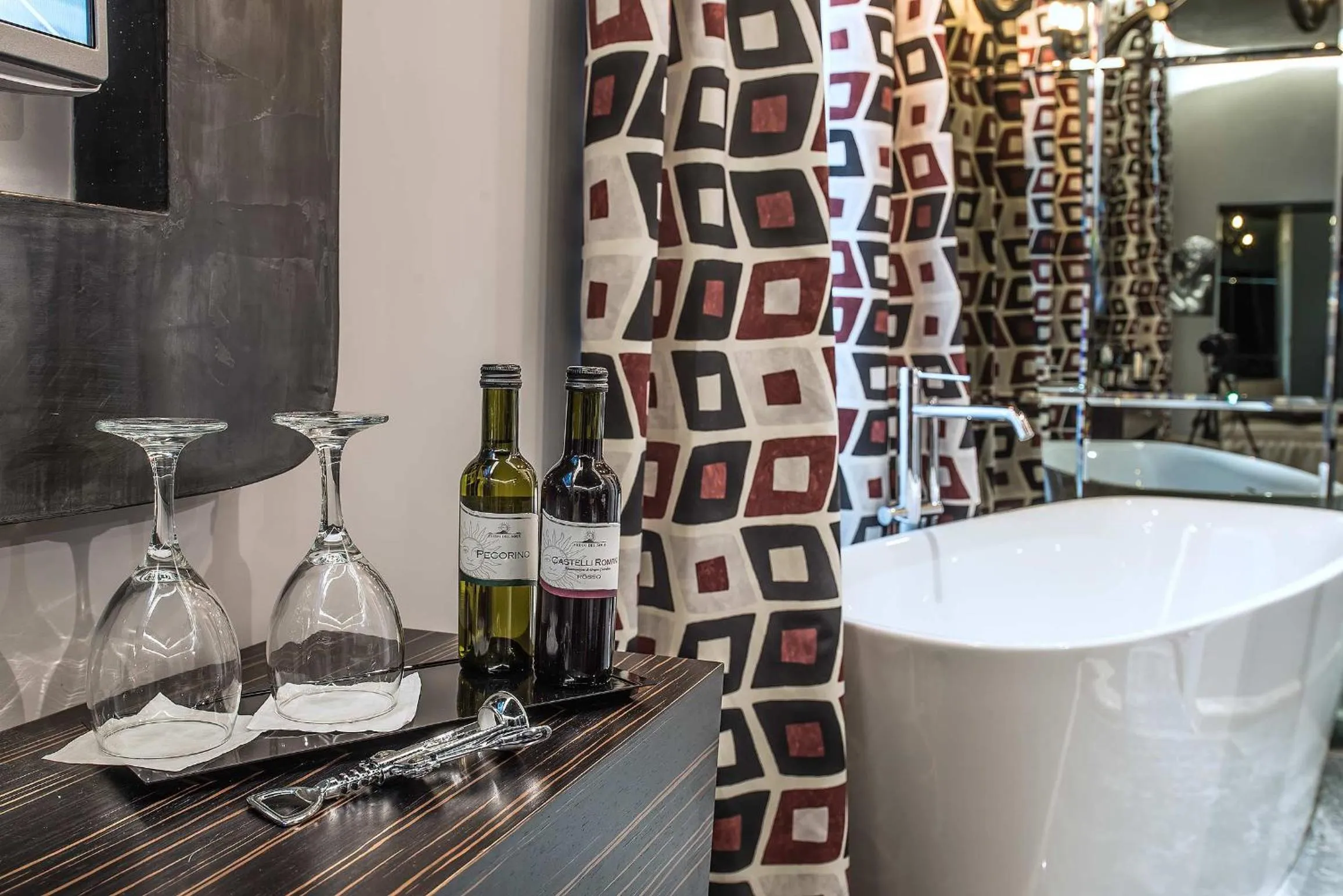 Decorative detail in Colonna Suite Del Corso