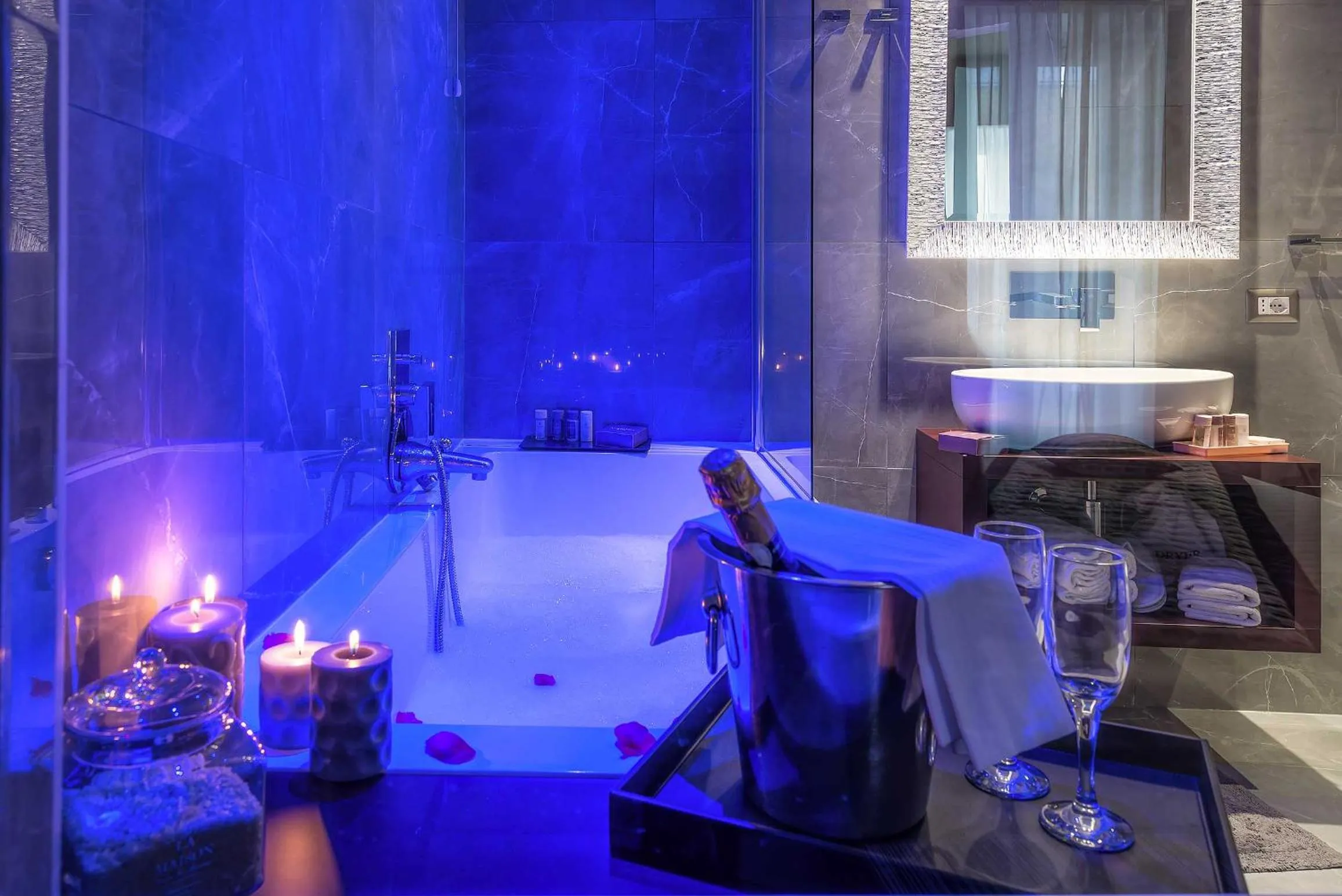 Bathroom in Colonna Suite Del Corso