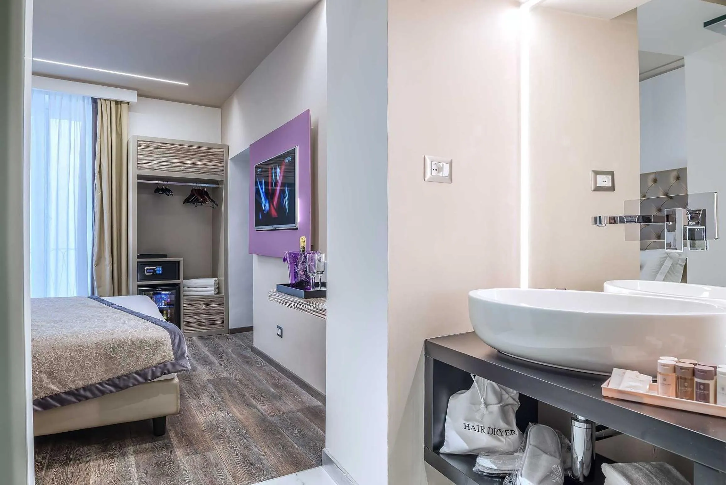 Bathroom, Bed in Colonna Suite Del Corso