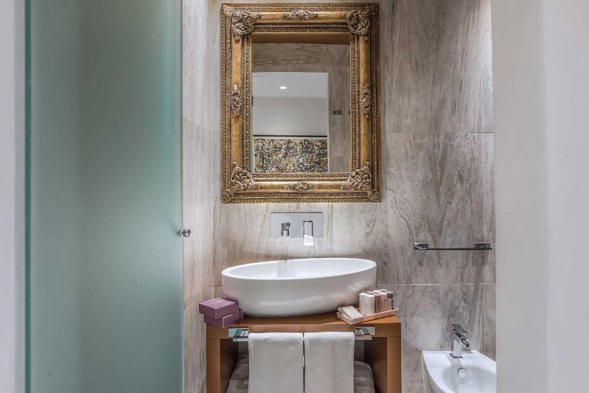 Bathroom in Colonna Suite Del Corso