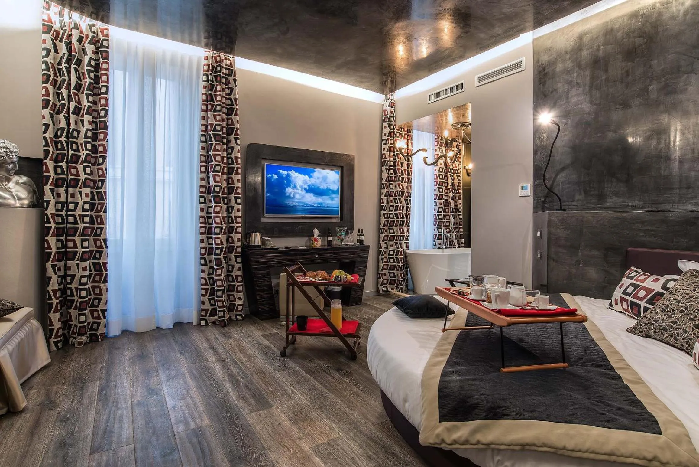 Photo of the whole room, Bed in Colonna Suite Del Corso