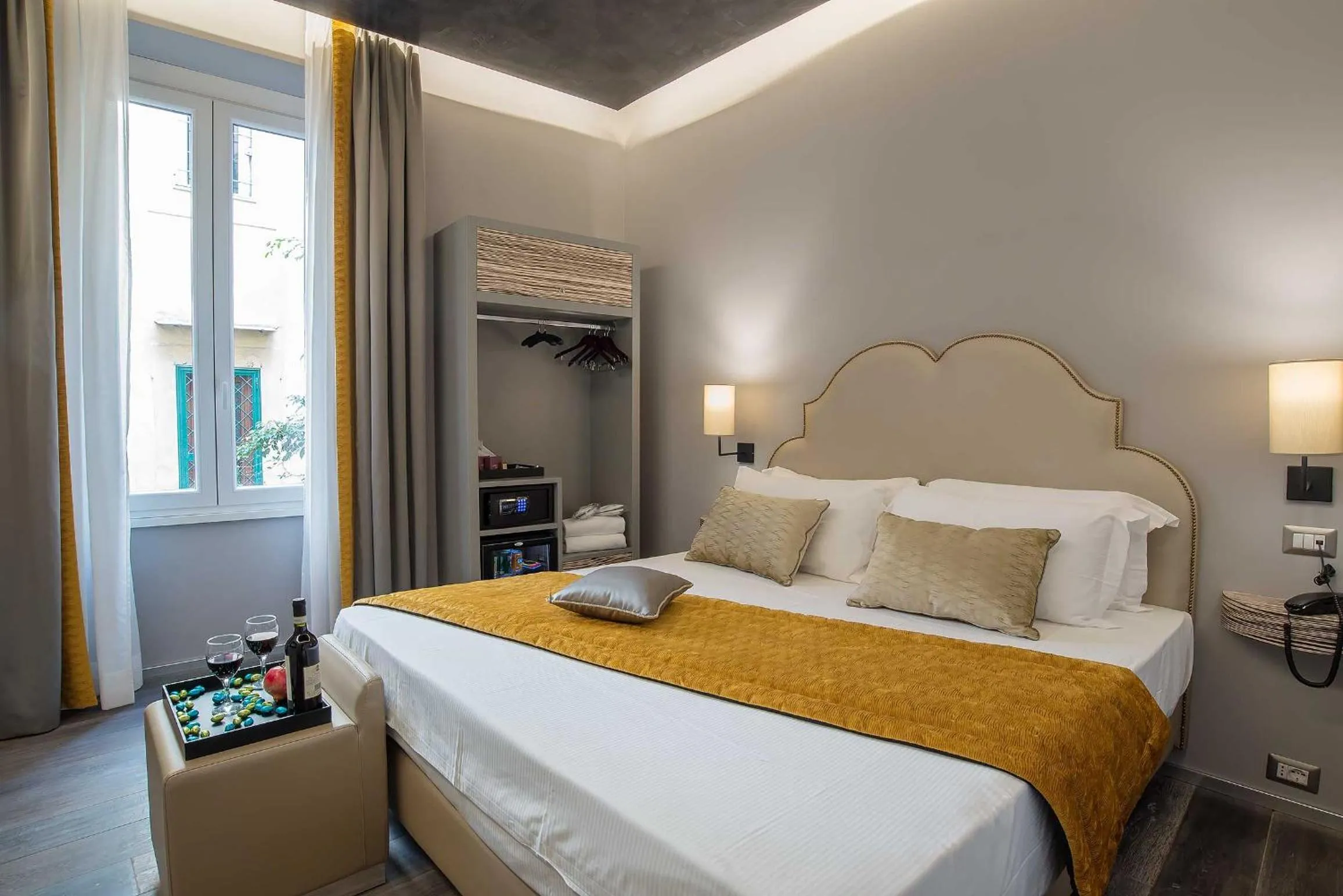 Photo of the whole room, Bed in Colonna Suite Del Corso