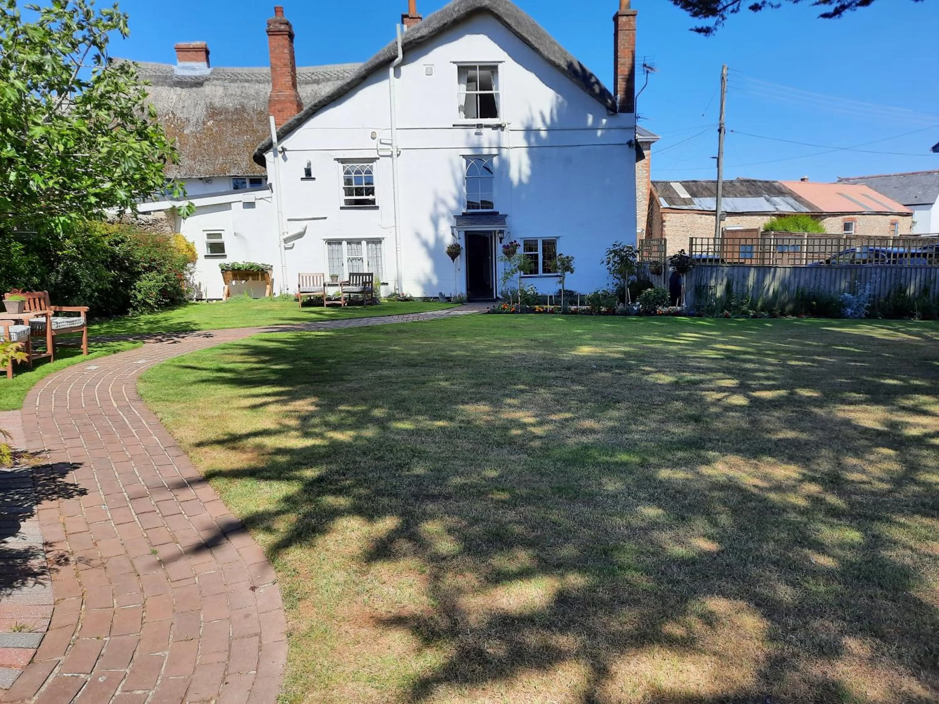 Property building in The White Cottage