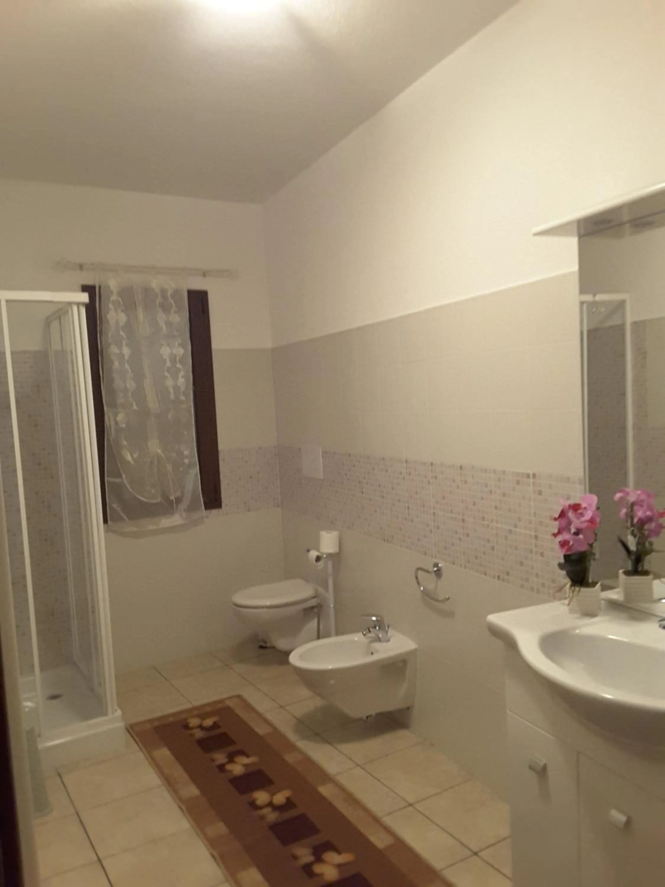 Bathroom in Desulo - B&B Perla Del Gennargentu