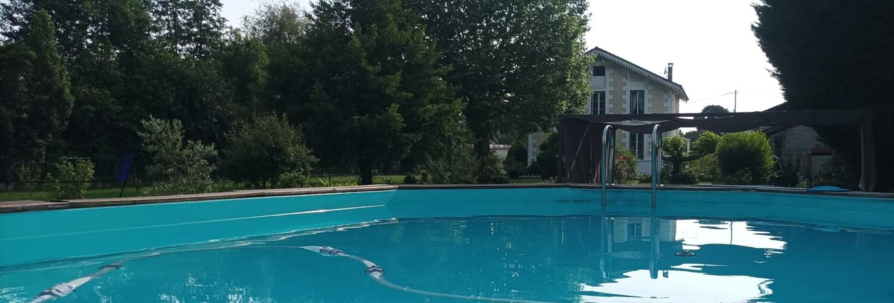 Swimming pool in Montplaisir