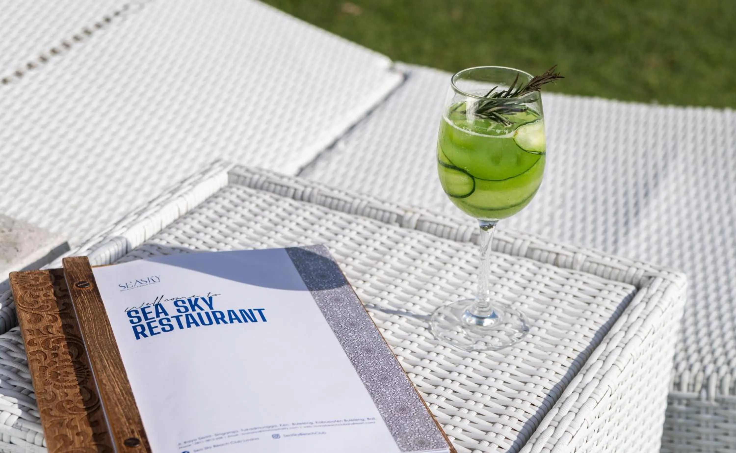 Restaurant/places to eat in Lovina Beach Club & Resort