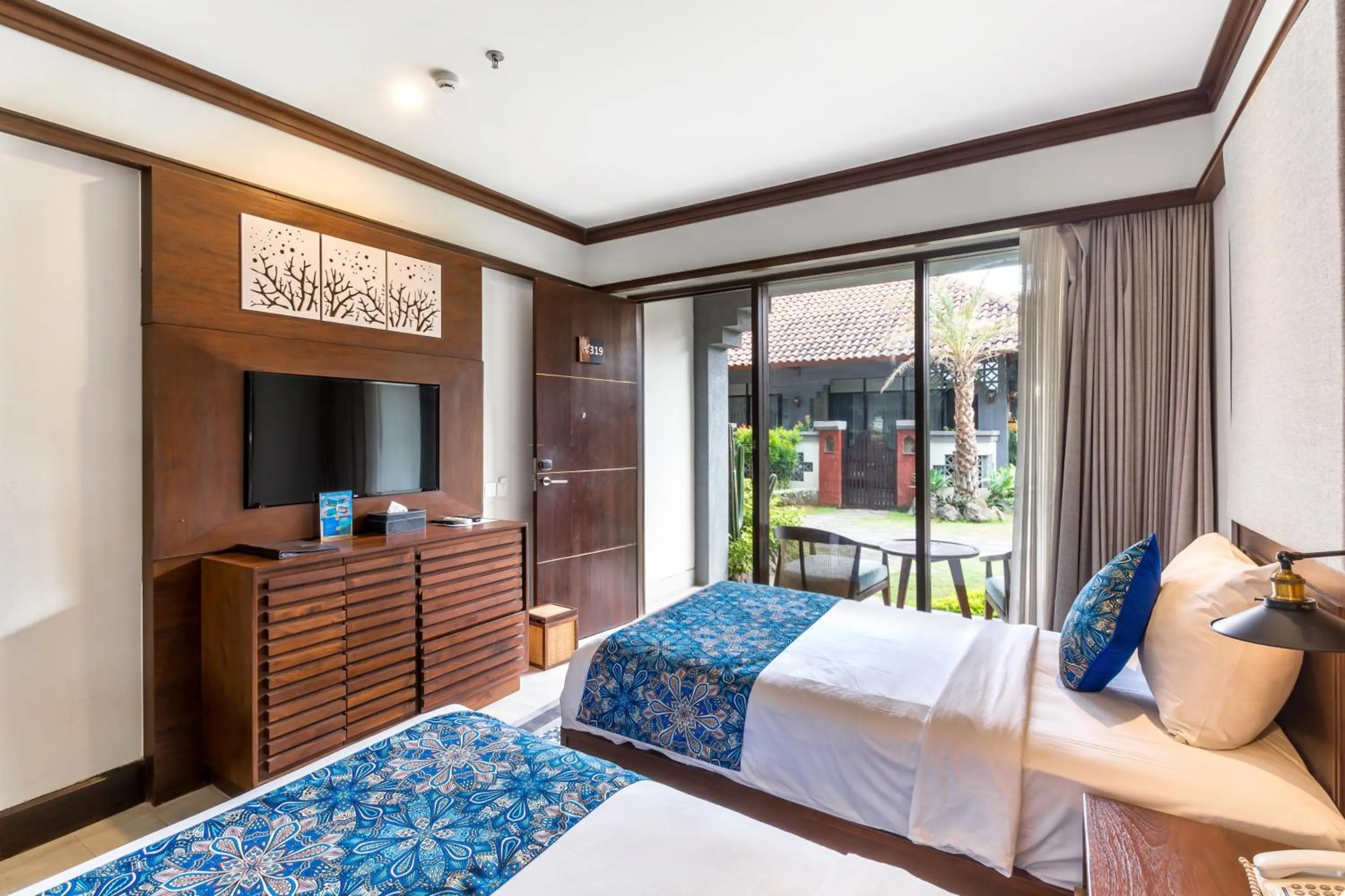 Deluxe Twin Room in Lovina Beach Club & Resort